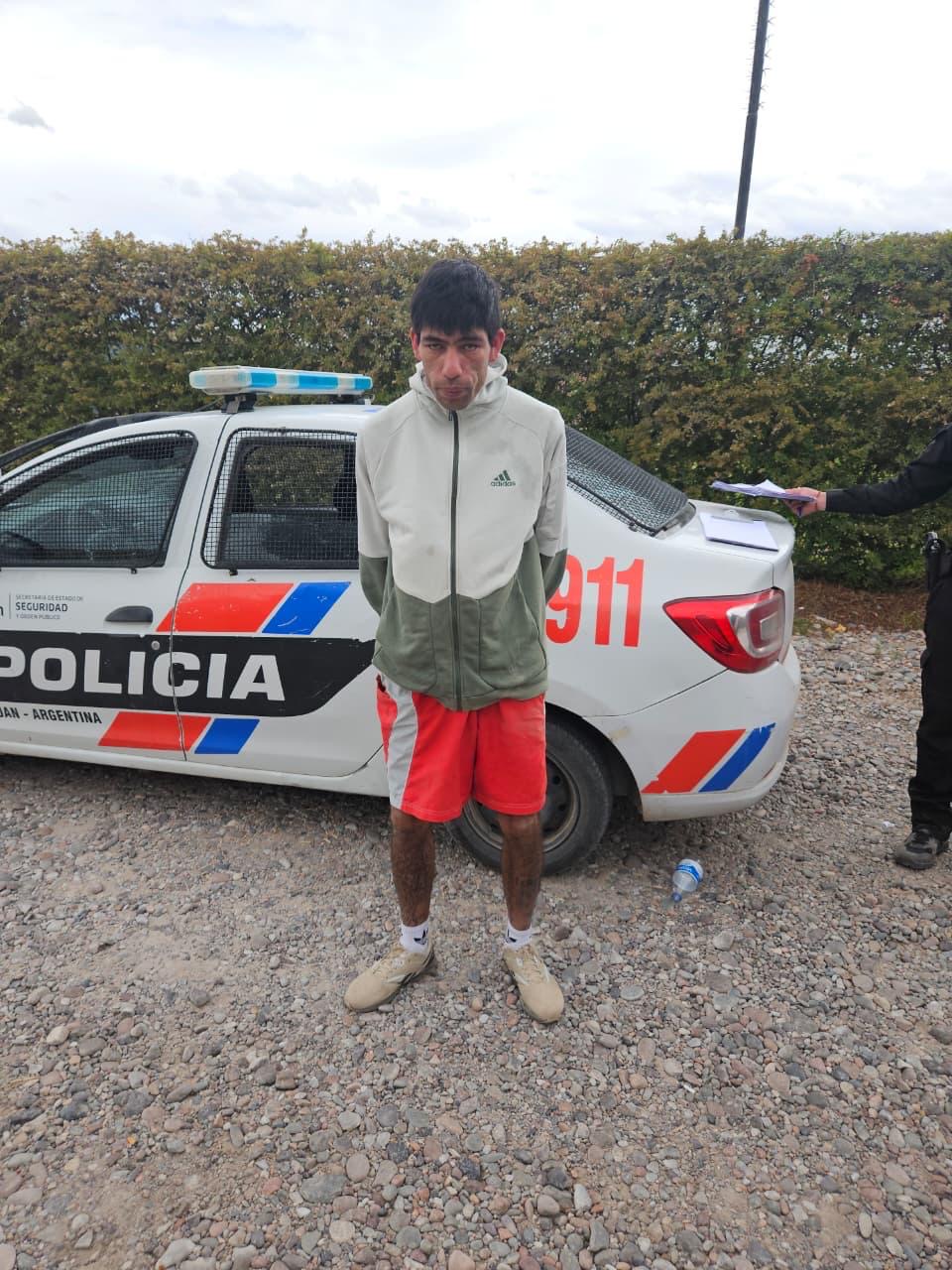 Brian Leonel Vera siendo detenido