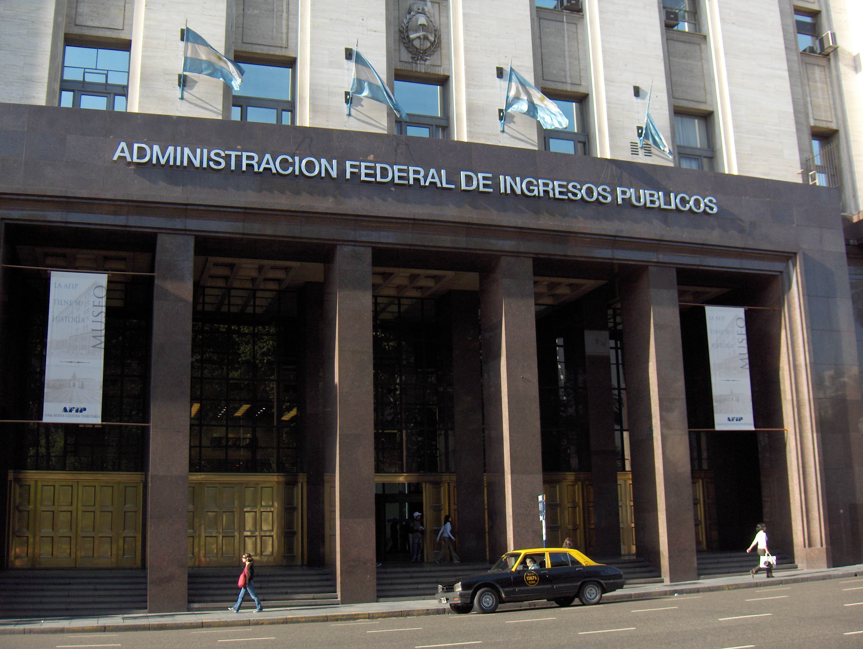 Edificio de la entonces AFIP en Buenos Aires, fotografiado el 9 de octubre de 2006 por Sking. Imagen de archivo anterior a la creación de ARCA; no muestra un operativo ni una sede fotografiada en 2026.