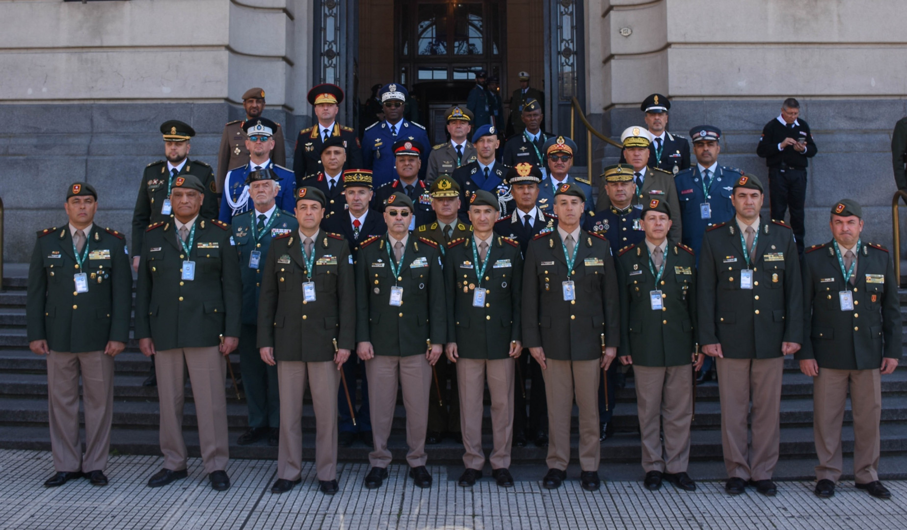 Delegaciones uniformadas reunidas en la cumbre FIEP de Buenos Aires del 20 de octubre de 2026, en la foto institucional difundida por Gendarmería Nacional.