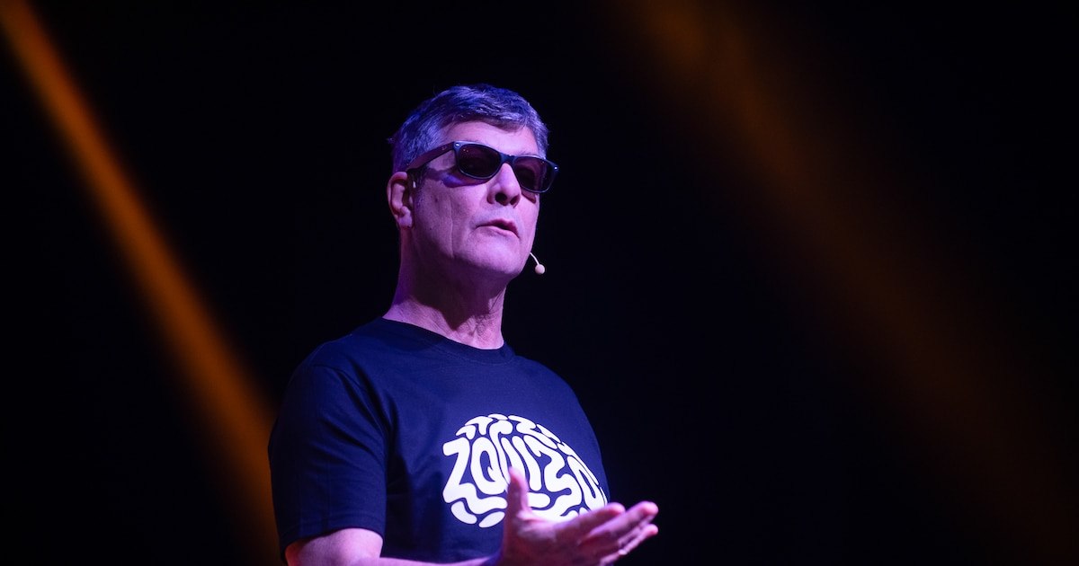 Mario Pergolini durante la presentación de Zquizo en el Teatro Vorterix.