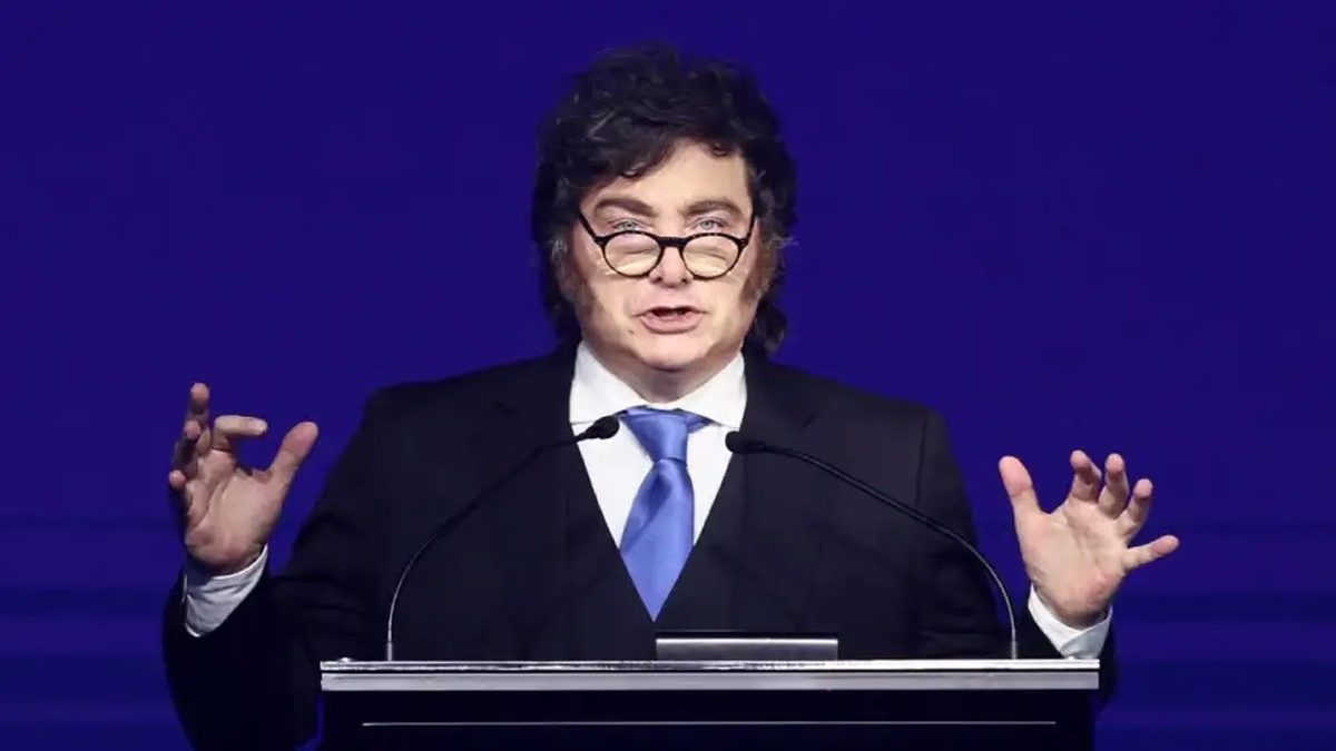 Javier Milei habla ante un auditorio en Nueva York