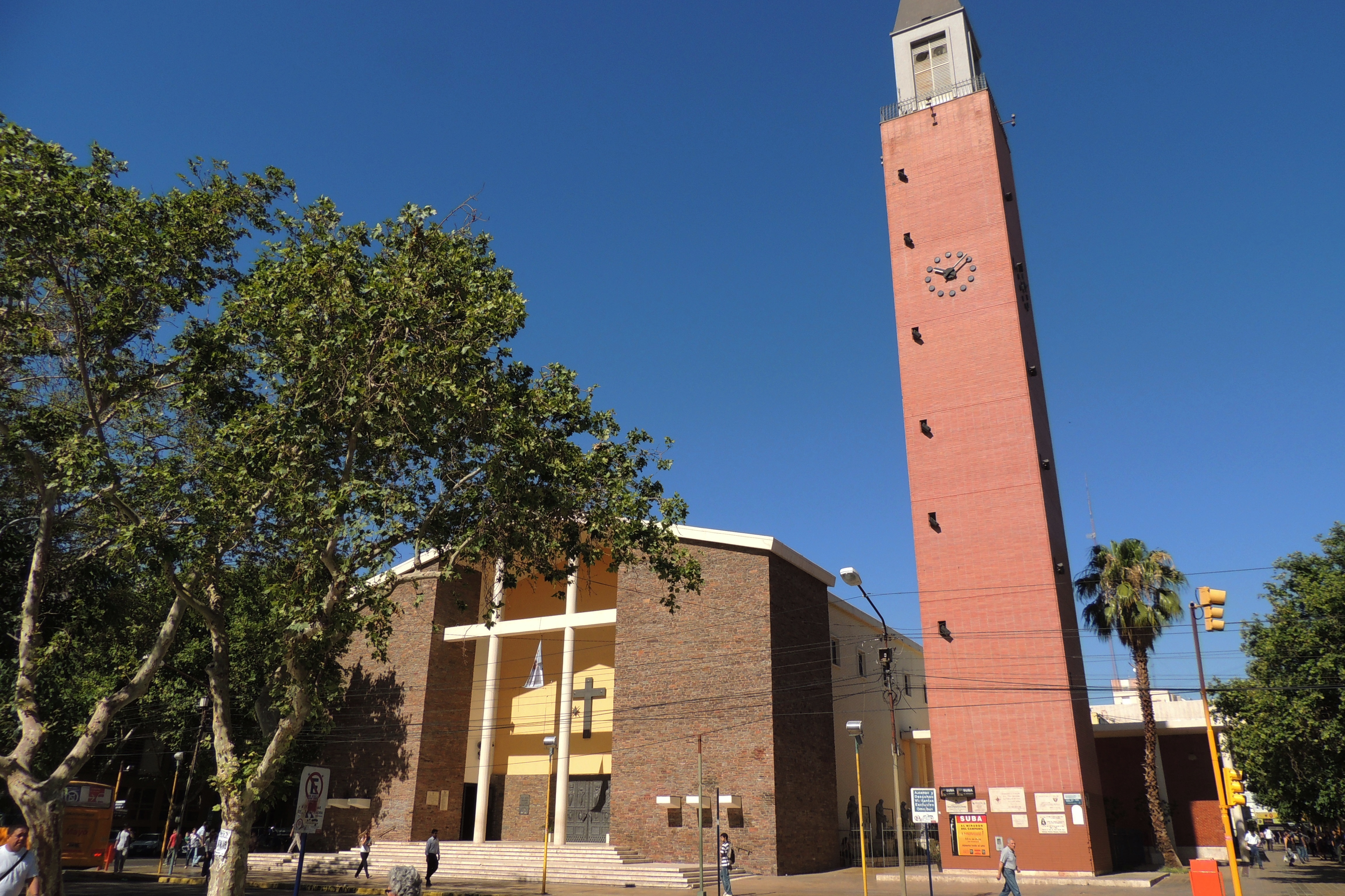La Catedral de San Juan y su campanil, sede prevista para una vigilia y transmisiones. Fotografía de archivo del 29 de noviembre de 2013; no muestra los preparativos actuales.