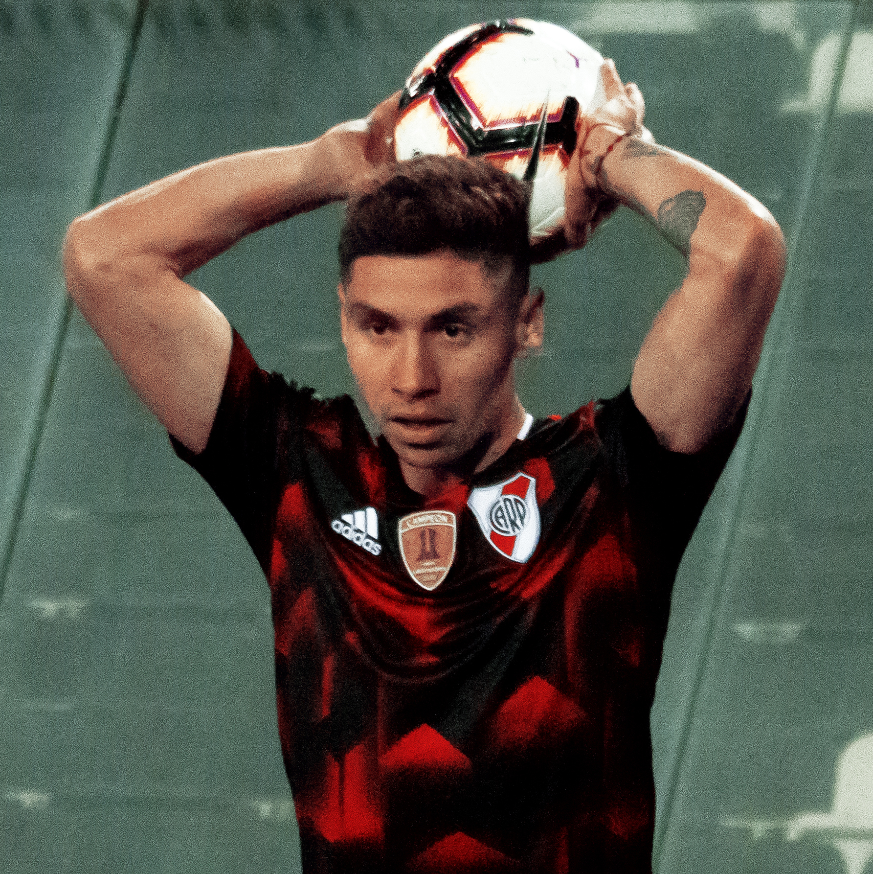 Gonzalo Montiel con la camiseta de River durante el partido ante Palestino, en Santiago de Chile, el 24 de abril de 2019. Foto de archivo.