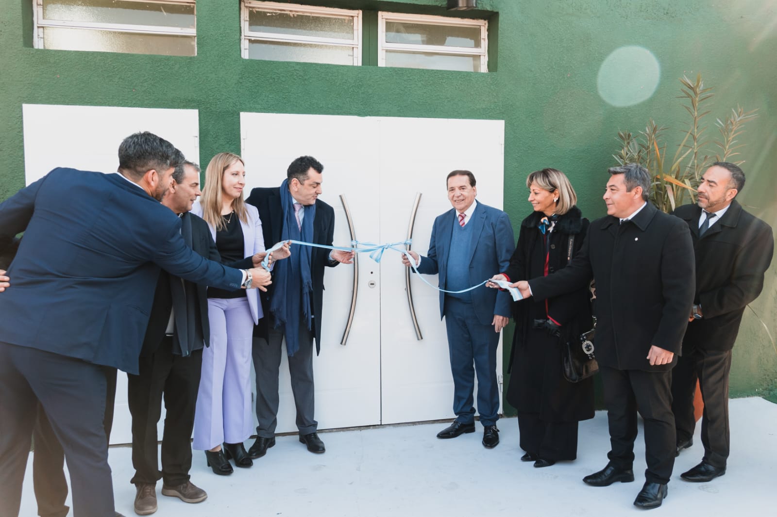 Acto cultural de agosto de 2024 en Albardón: autoridades en la inauguración de la Sala Carlos Montbrún Ocampo. No corresponde al Parque Industrial ni a su ampliación.