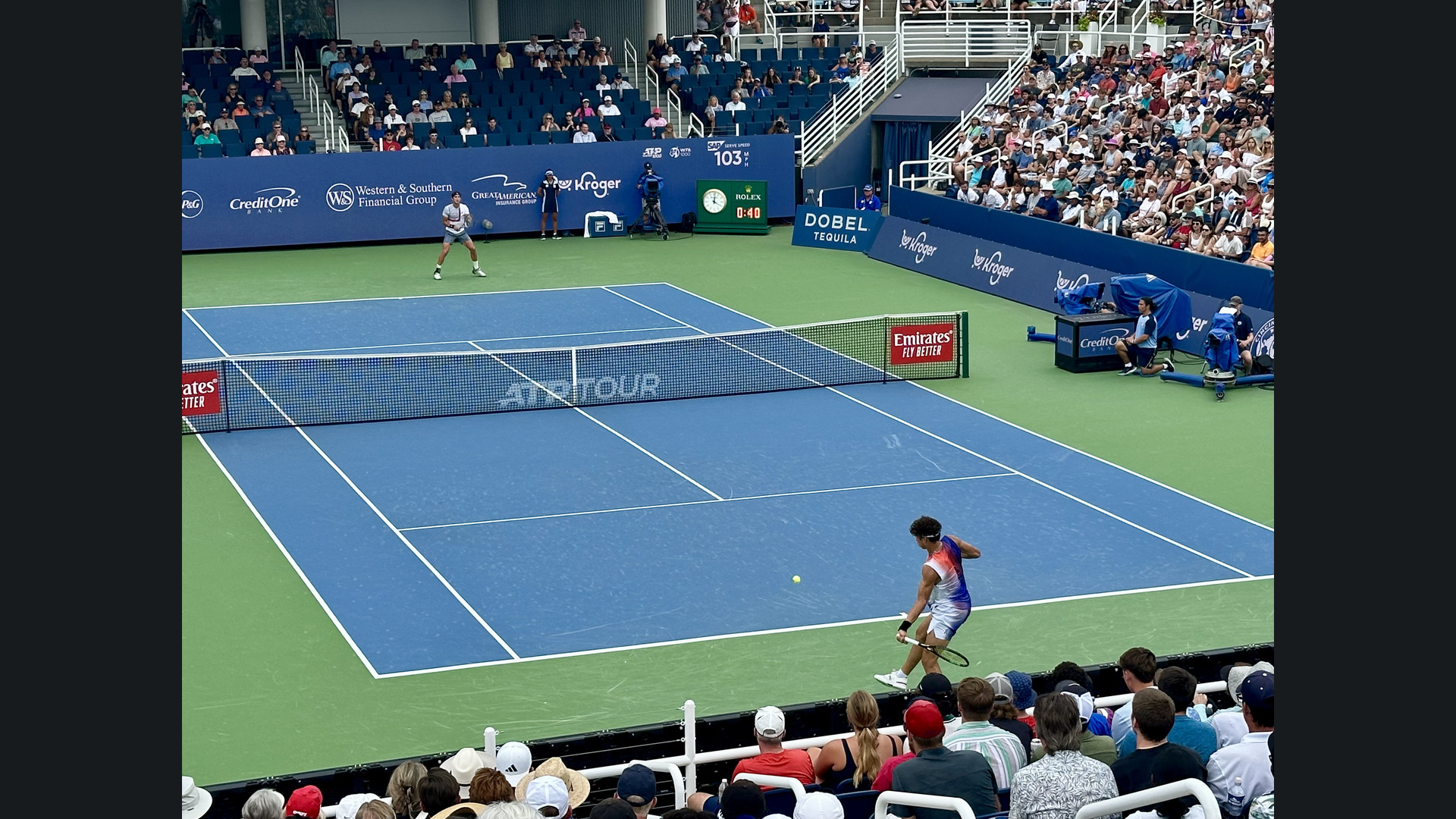 Ben Shelton juega ante Tomás Martín Etcheverry en Cincinnati el 15 de agosto de 2024. Archivo: no corresponde a las ATP Finals de 2026.