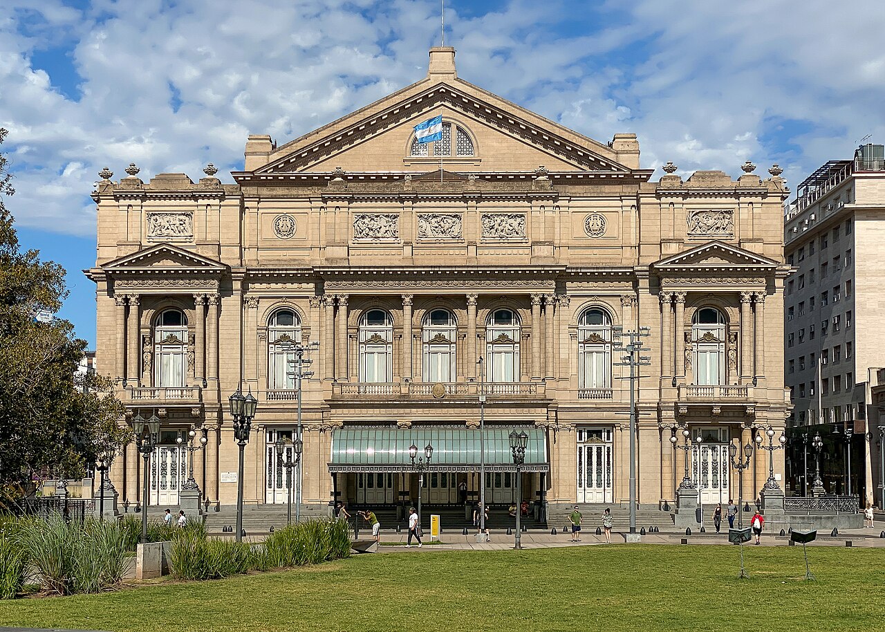 Fachada del Teatro Colón de Buenos Aires, sede de la audición argentina Laffont, en una fotografía de archivo de 2024. No muestra a Walter Vilches ni la audición del 13 de octubre de 2026.