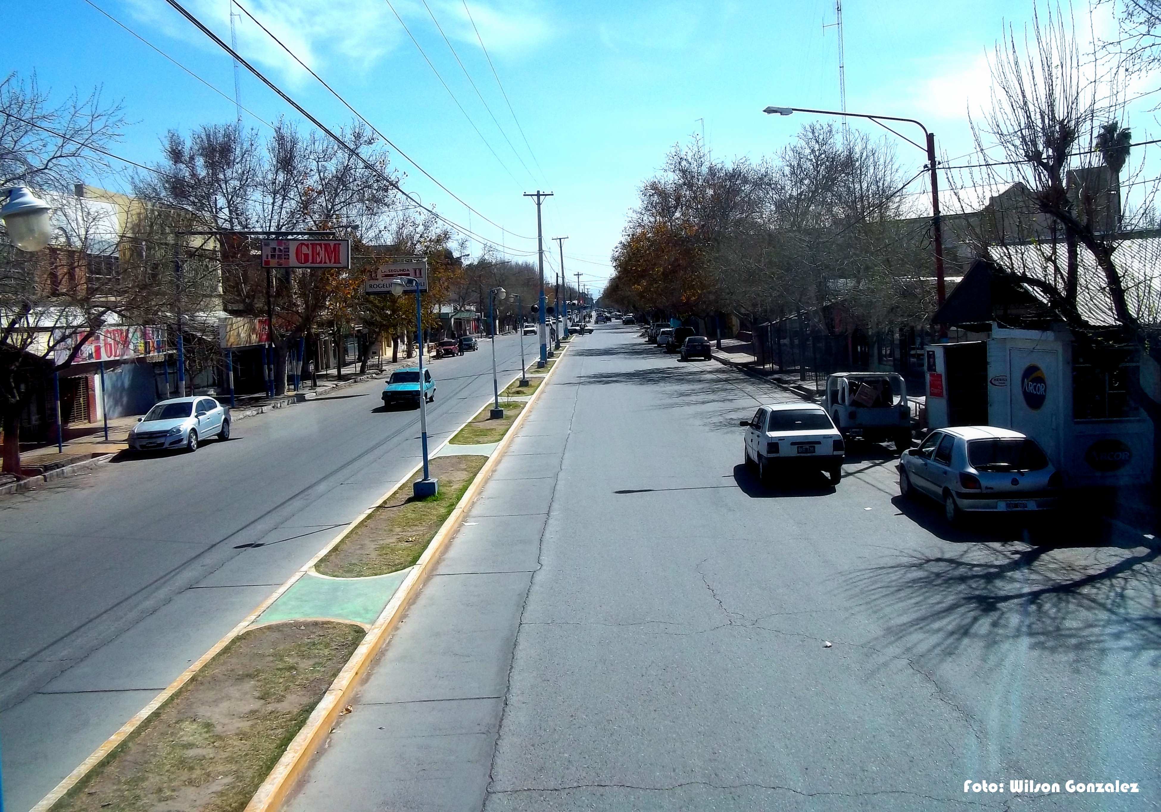 Vista de archivo de la avenida Diagonal Sarmiento, en la ciudad de Caucete, fotografiada el 23 de agosto de 2013.