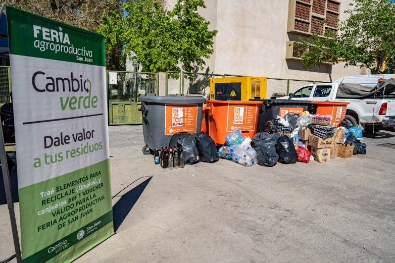 Cambio Verde recuperó cinco contenedores de reciclables en una jornada