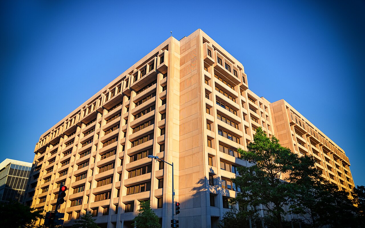 Edificio del Fondo Monetario Internacional en Washington D. C., fotografiado por Tony Webster el 31 de mayo de 2024. Imagen de archivo de la sede del organismo, no de la presentación del informe en Bangkok.