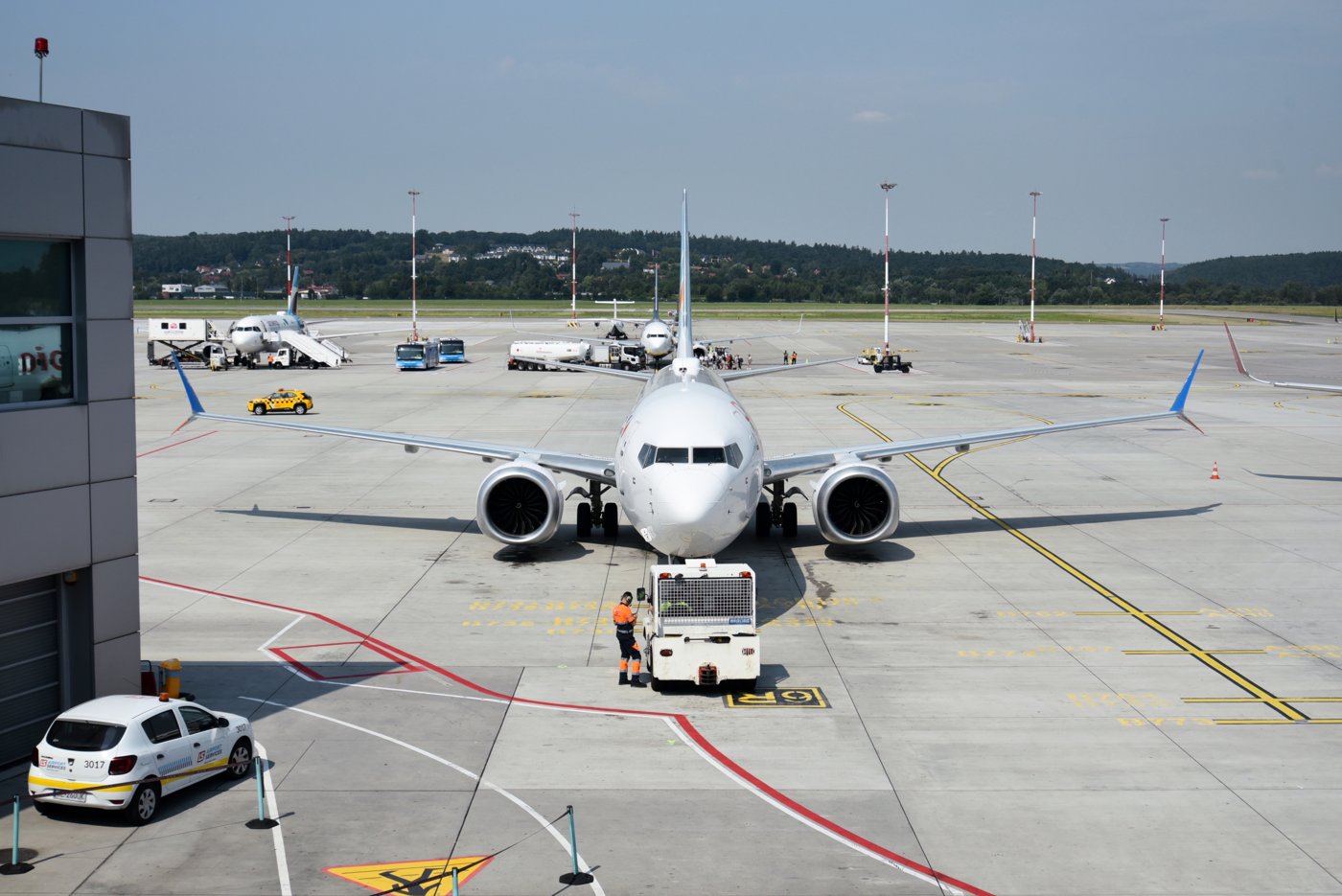 Boeing 737-8 MAX de Flydubai en el aeropuerto de Cracovia en agosto de 2024; fotografía de archivo ilustrativa, no del vuelo investigado.