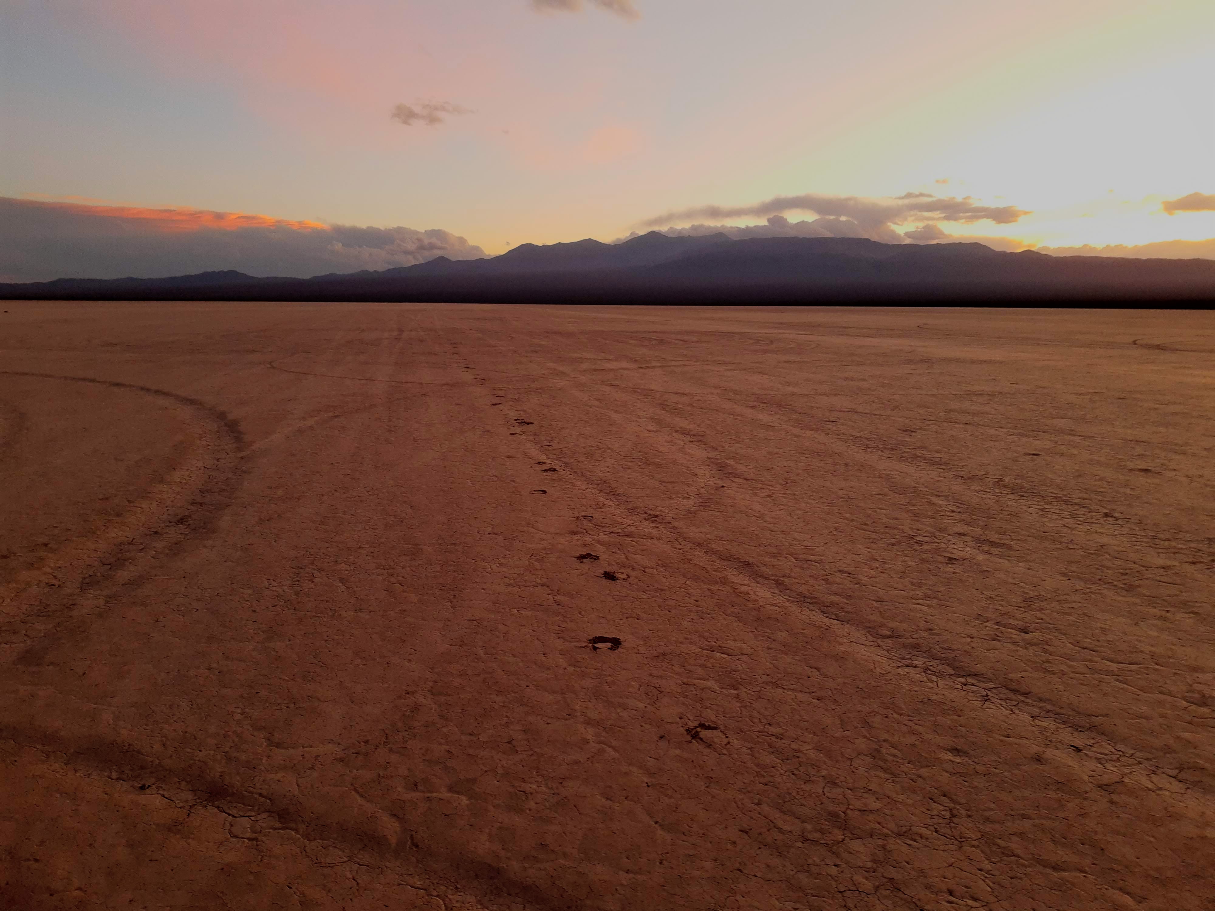 Pampa del Leoncito o Barreal Blanco, Calingasta, fotografiada el 15 de diciembre de 2019. Archivo; no documenta las condiciones actuales del suelo.