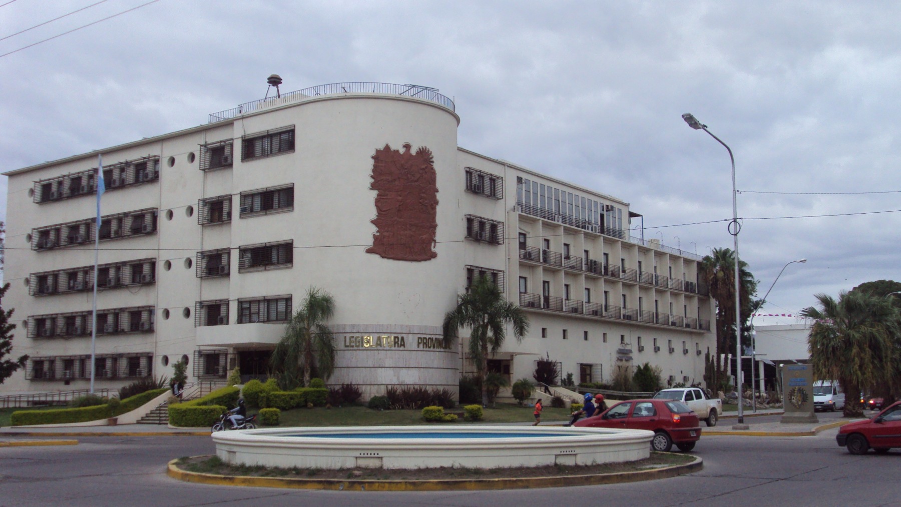 Fachada de la Legislatura de San Juan, fotografiada en febrero de 2014. Imagen de archivo; no muestra la reunión de comisión de octubre de 2026.