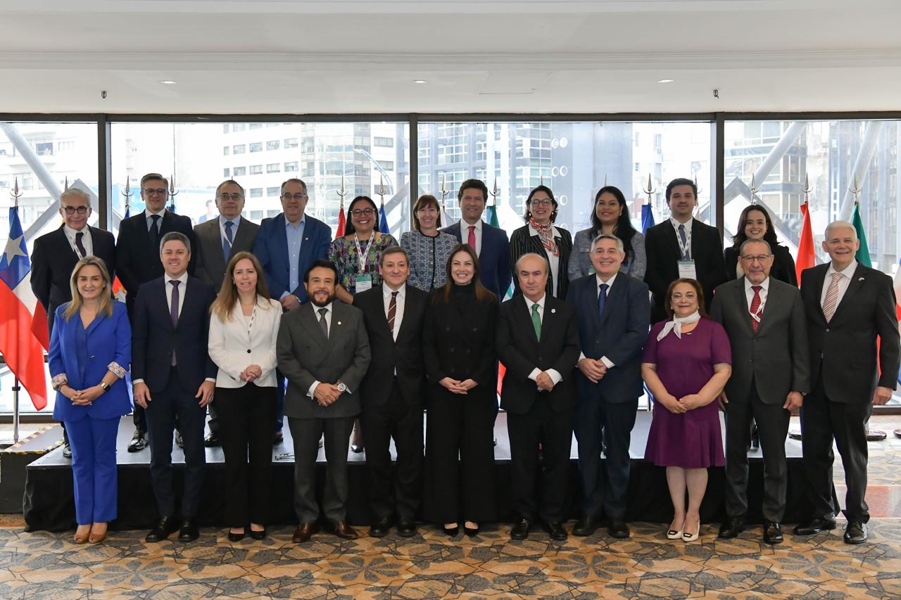 Delegaciones y autoridades reunidas en la XV Asamblea General de la OEI, en Buenos Aires, en la fotografía difundida por Capital Humano el 16 de octubre de 2026.