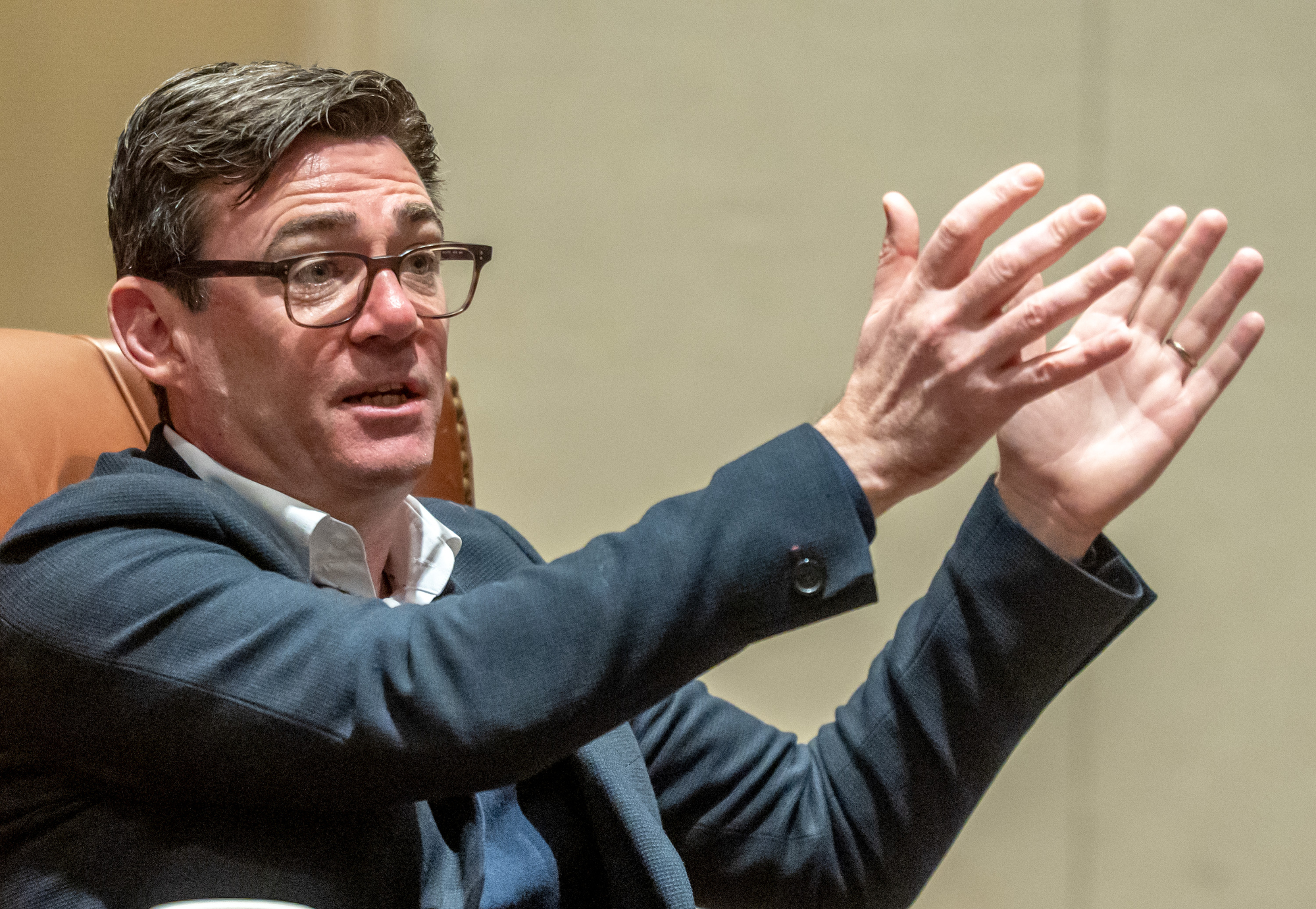 Andy Burnham durante una conversación en la Biblioteca LBJ en marzo de 2025. Fotografía de archivo, anterior al encuentro de Berlín.