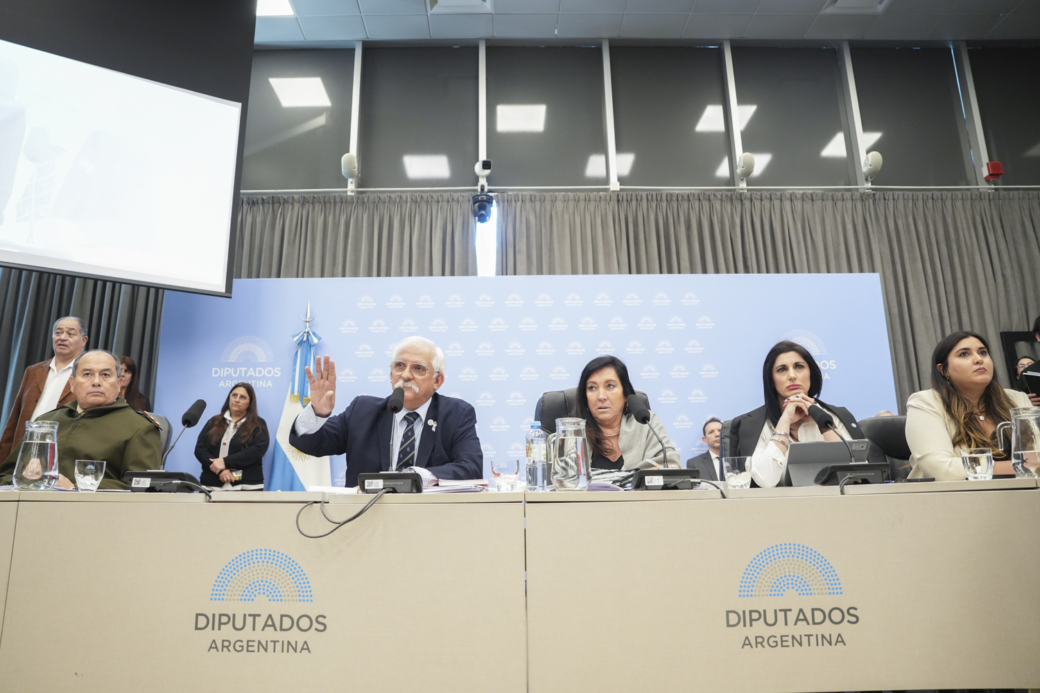 Plenario de comisiones de Diputados del 30 de septiembre de 2026; imagen de contexto del debate nacional, no de la reunión con veteranos en San Juan.