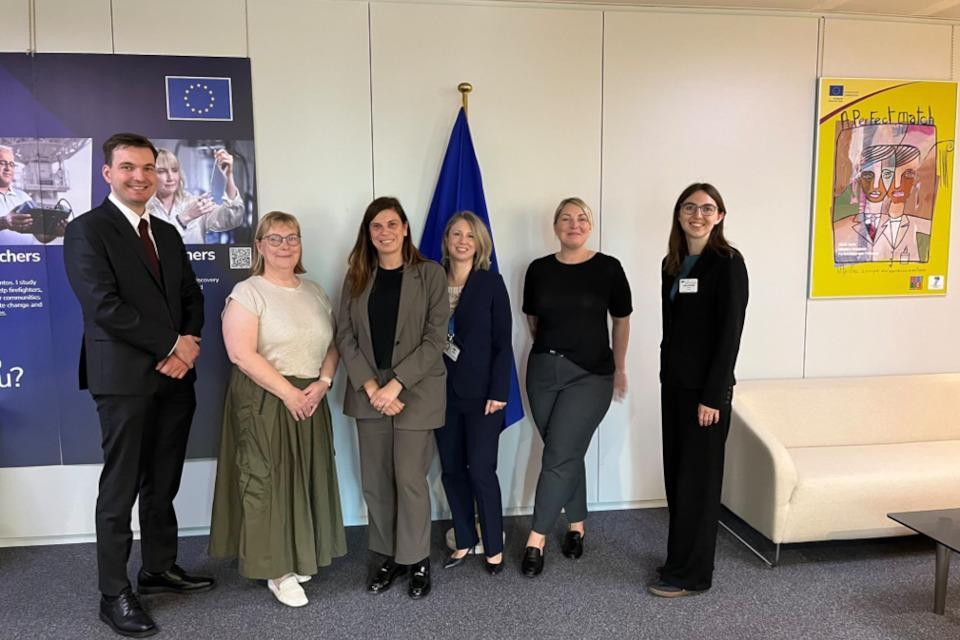 Participantes del cuarto comité conjunto de investigación e innovación entre la Unión Europea y las islas Feroe, reunido en Bruselas el 30 de septiembre de 2026.