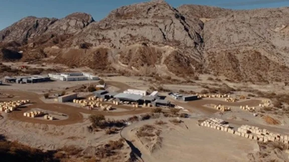 Foto de archivo de instalaciones y campamento vinculados al proyecto minero Hualilán en San Juan.