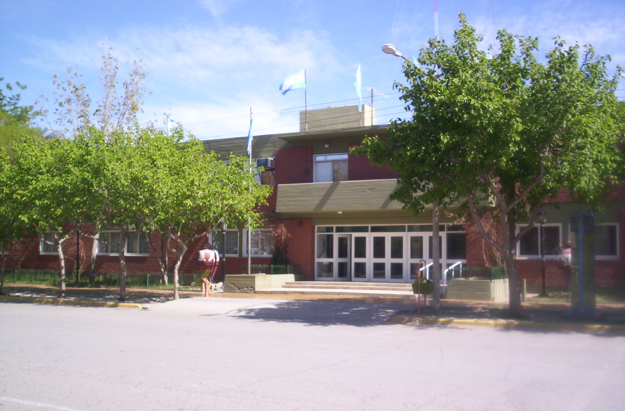 Edificio de la Municipalidad de Jáchal, fotografiado en octubre de 2009. Imagen de archivo del municipio donde se realizó la apertura; no muestra la pileta ni el acto de 2026.