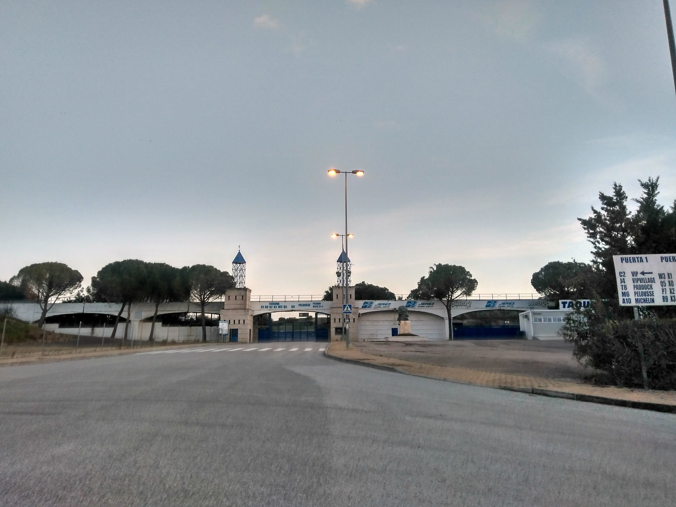 Entrada del circuito de Jerez, España, fotografiada el 22 de enero de 2021. Imagen de archivo de la sede del cierre del Mundial de Sportbike; no muestra la carrera de 2026 ni a Xavi Artigas.