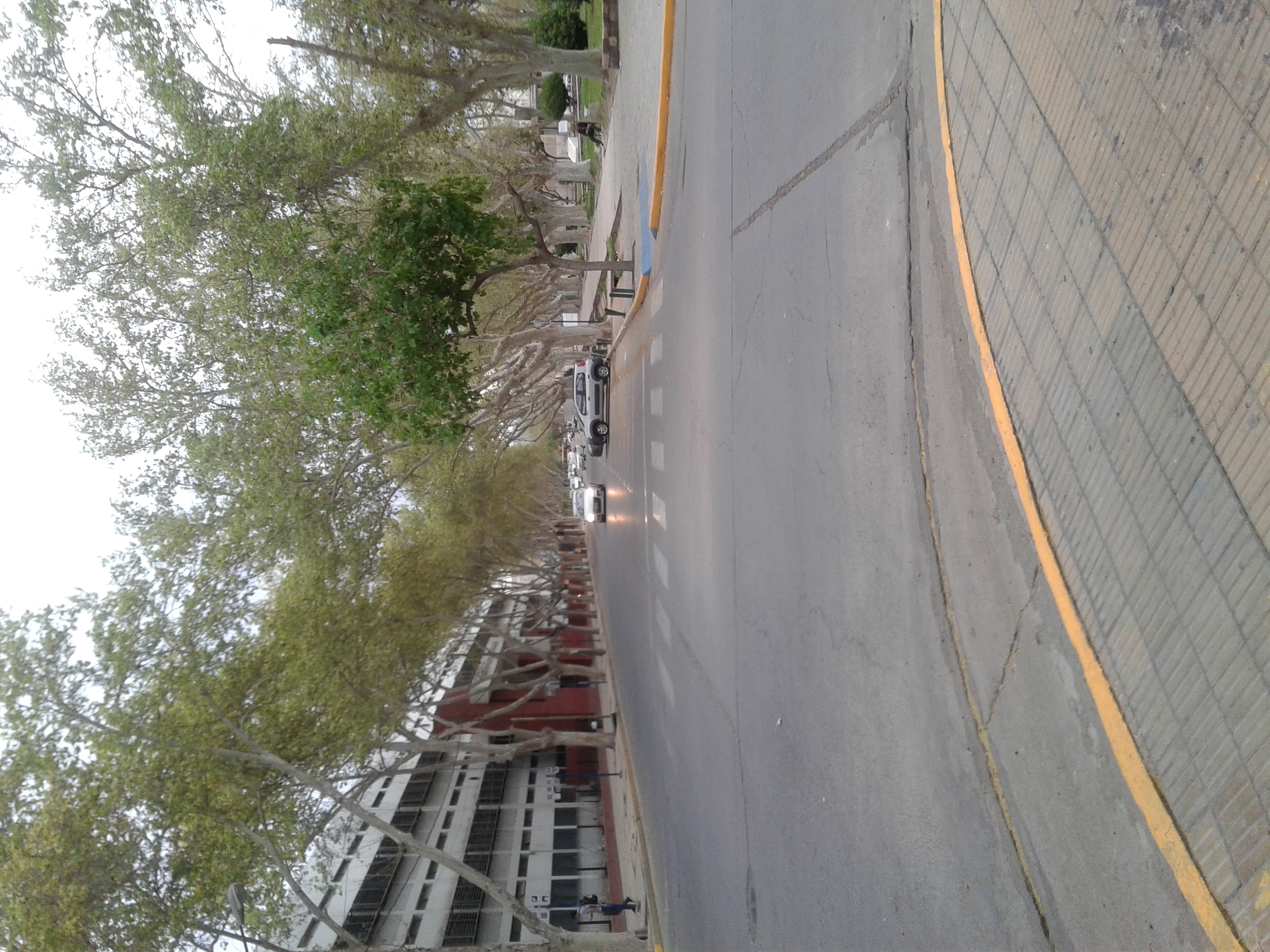 Calle Mitre en la ciudad de San Juan, fotografía de archivo del 15 de septiembre de 2018. Imagen contextual del centro capitalino; no muestra el corte ni las obras informadas en calle Santa Fe.