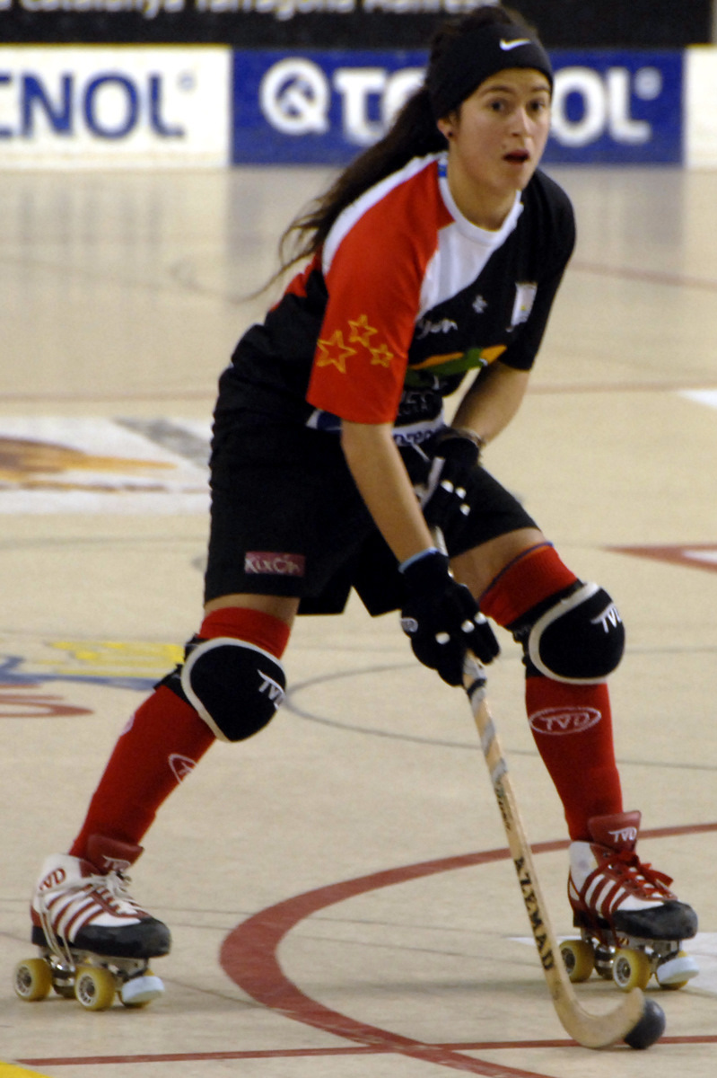 Luciana Agudo con la camiseta de Biesca Gijón en la final de la Copa de la Reina de 2012. Fotografía de archivo, no corresponde al partido ante Suiza.
