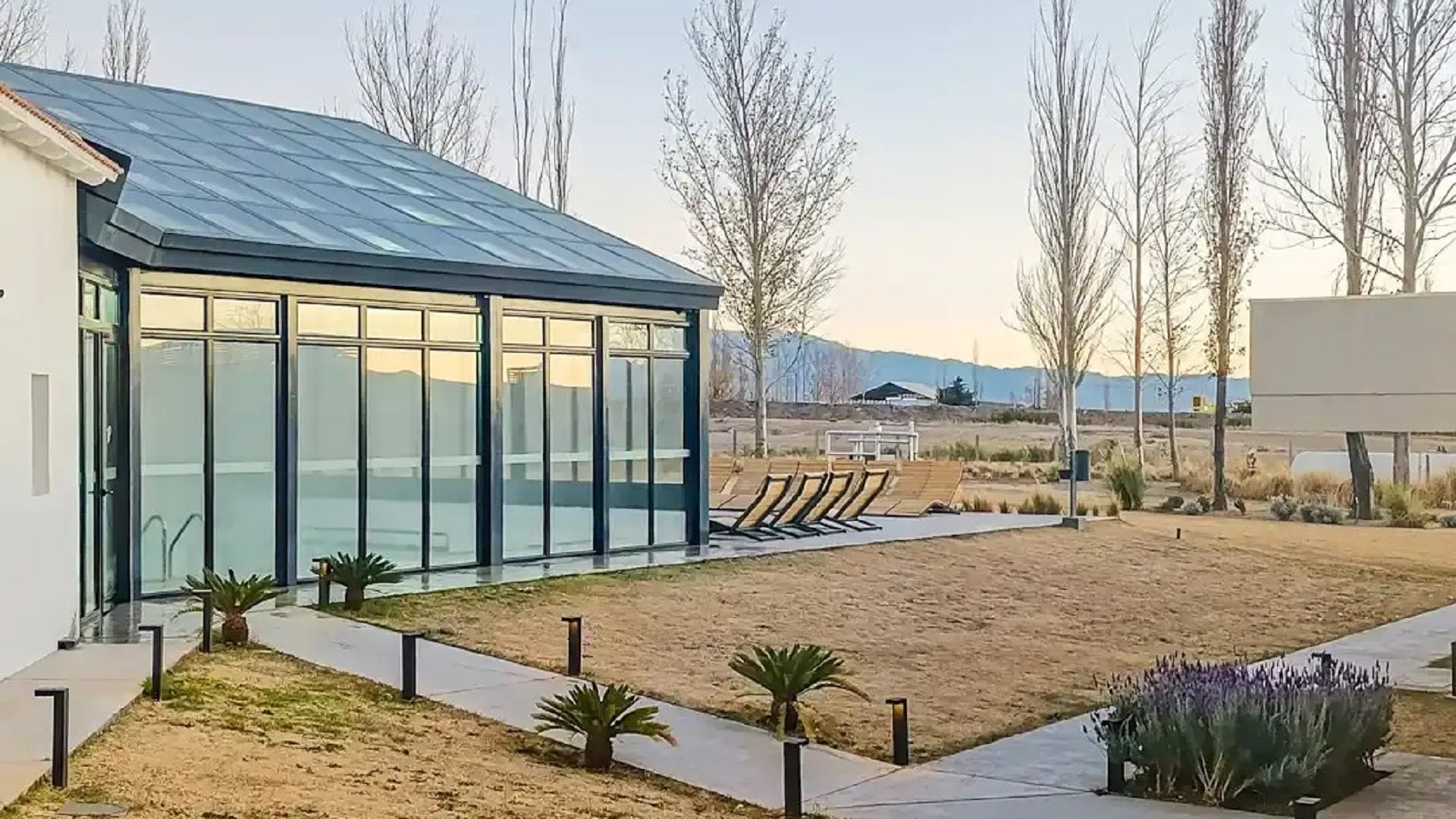 Exterior de las instalaciones termales del Hotel Pismanta en una fotografía de archivo publicada por Argentina.gob.ar. No corresponde a las jornadas de Enaex ni muestra a sus participantes.