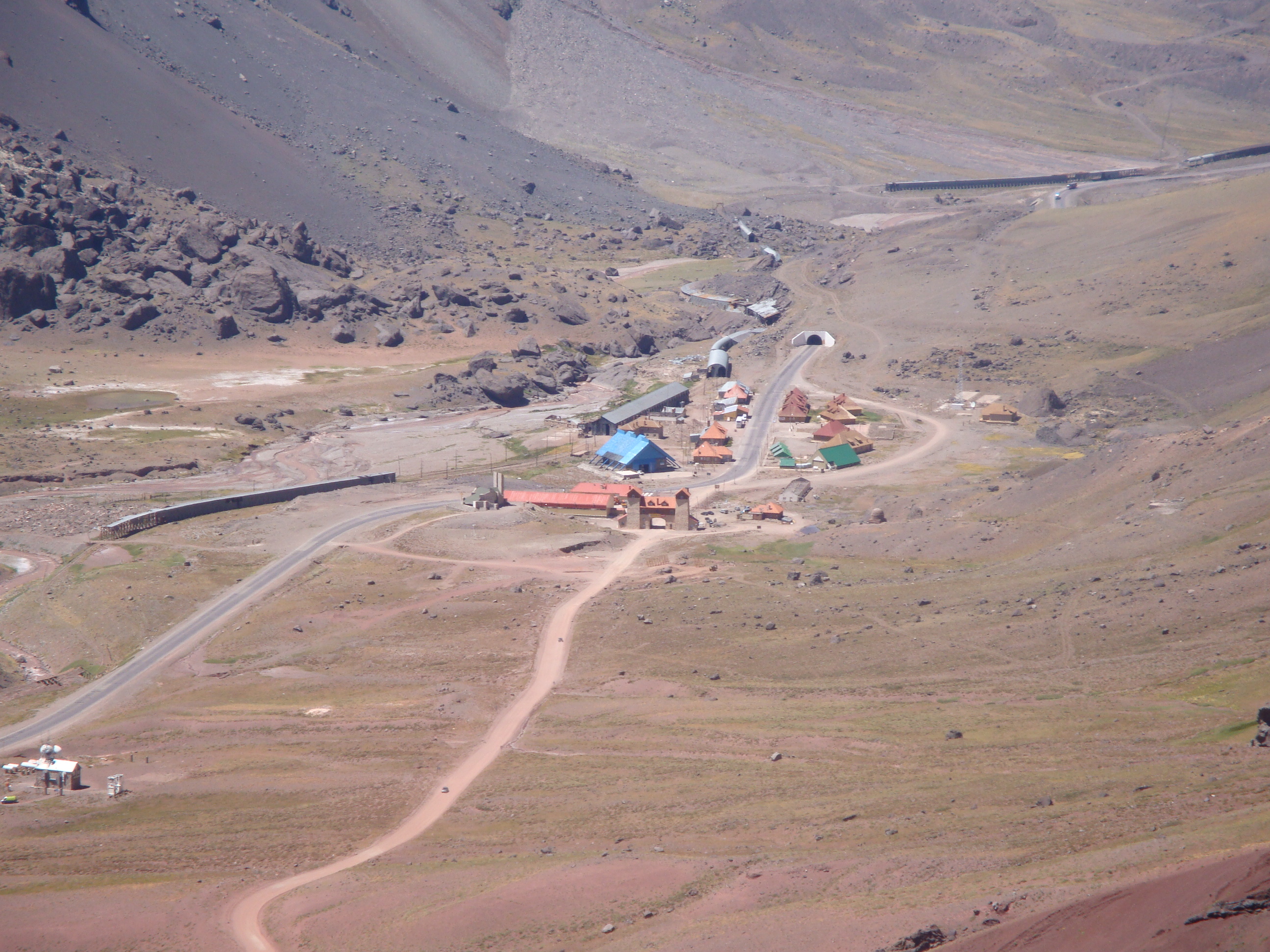 Vista de la Ruta Nacional 7 a su paso por Las Cuevas, Mendoza, en una fotografía de archivo de 2010.