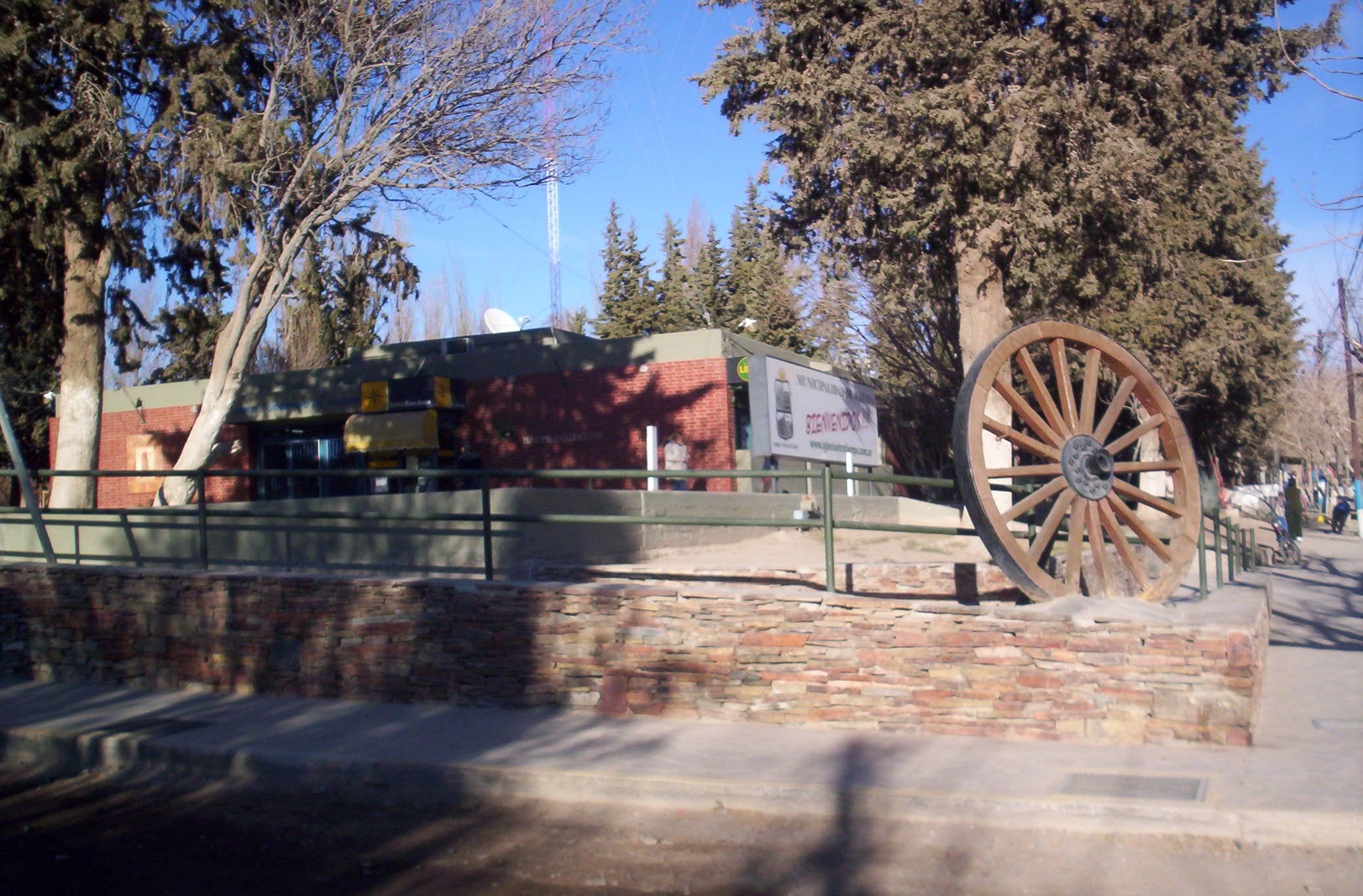 Edificio de la Municipalidad de Iglesia en Rodeo, fotografiado en julio de 2009. Imagen de archivo de la sede municipal; no registra el anuncio del asueto de 2026.