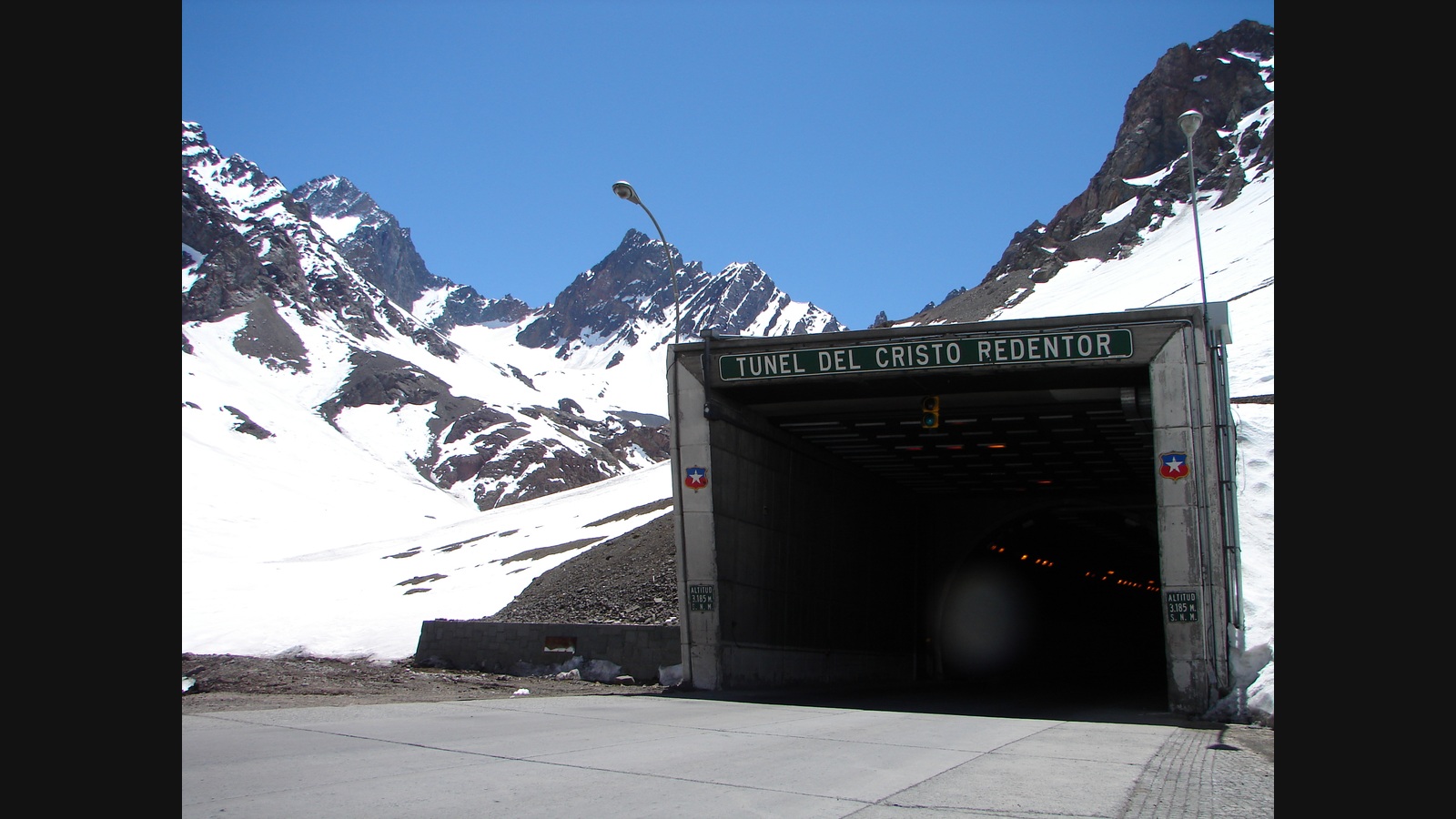 Entrada chilena del túnel Cristo Redentor en una fotografía de archivo del 23 de octubre de 2008; no muestra las condiciones del cierre de octubre de 2026.