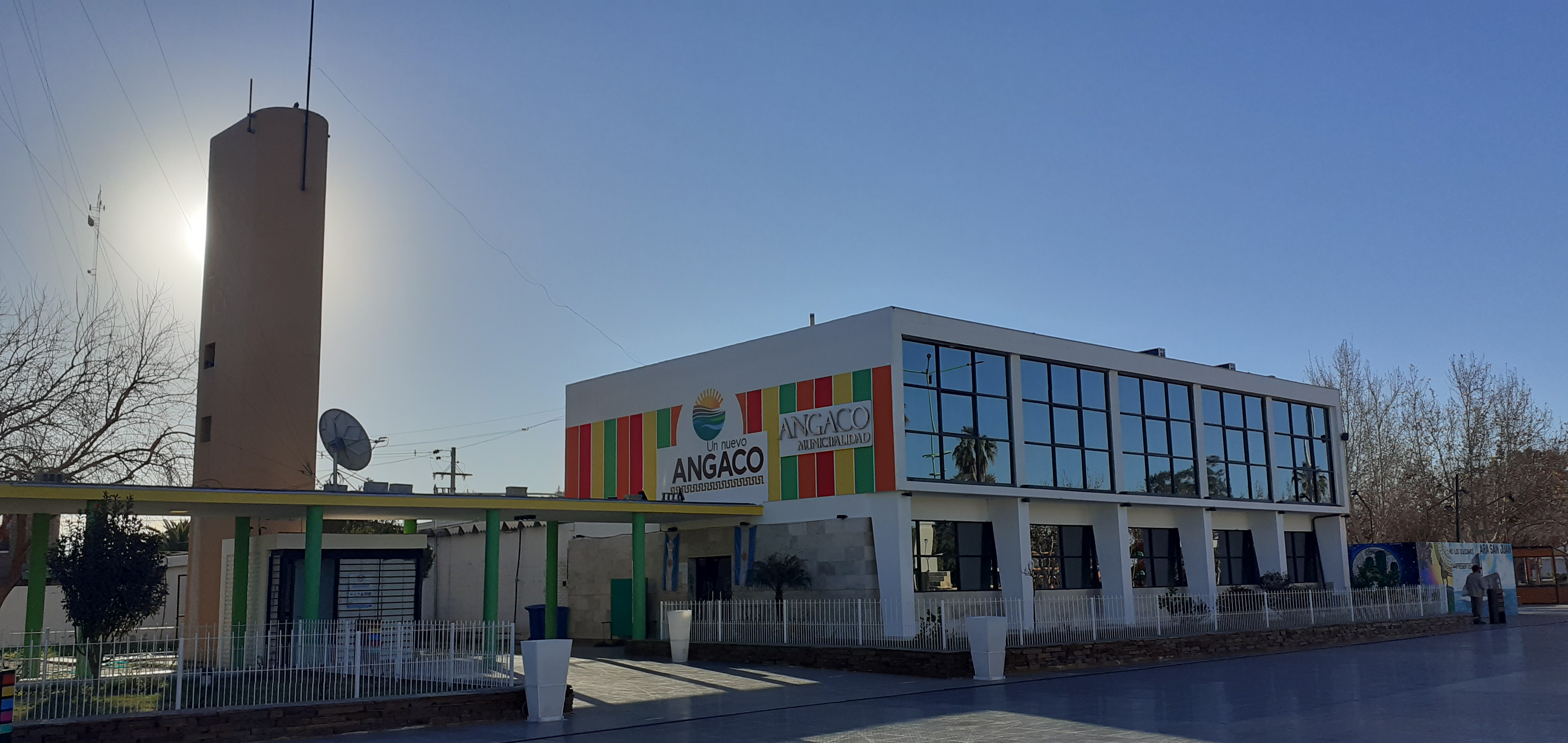 Edificio de la Municipalidad de Angaco en Villa del Salvador, fotografiado el 9 de agosto de 2020. Foto de archivo; no muestra las obras del camping.