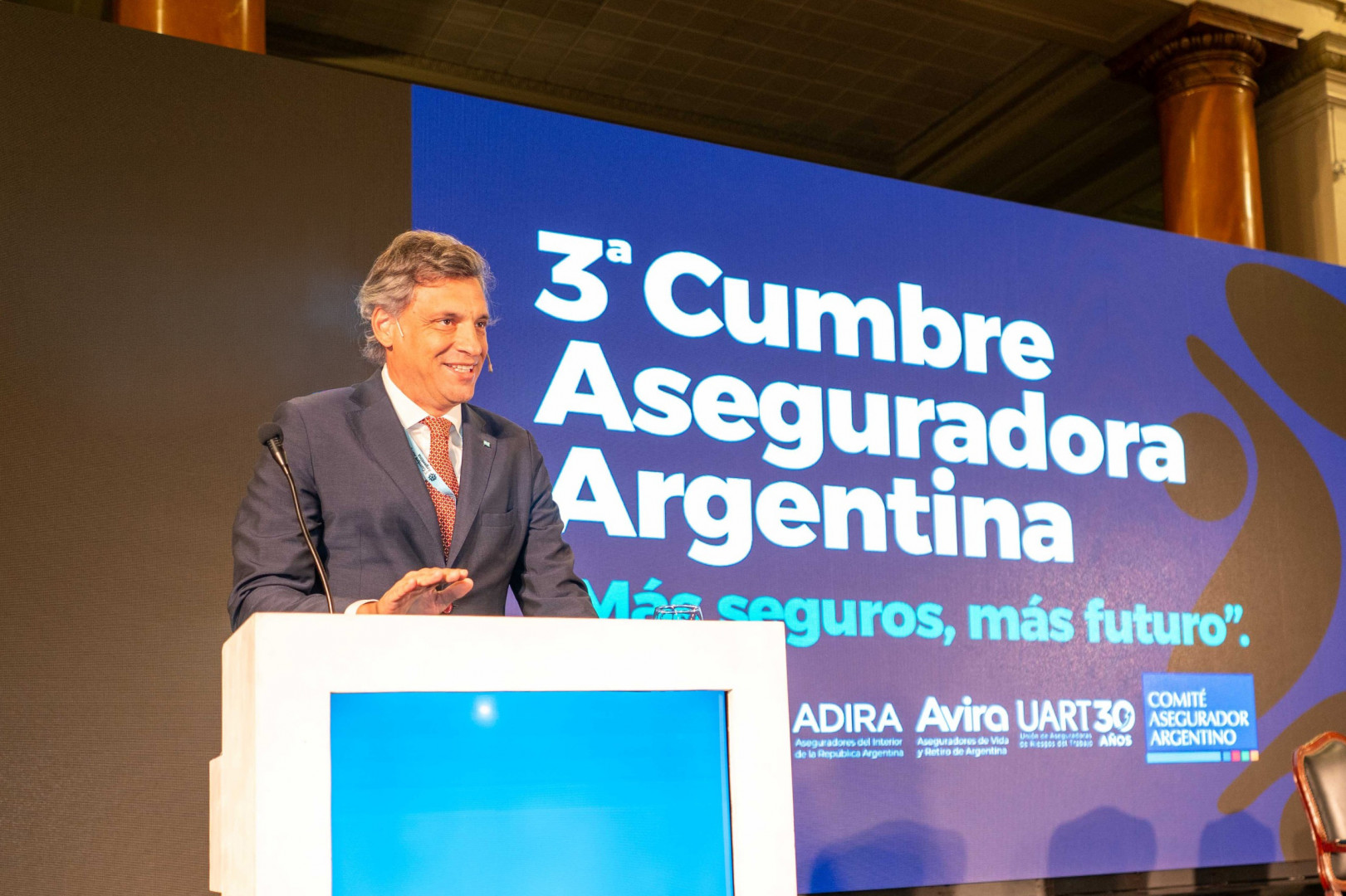 Guillermo Plate expone en la tercera Cumbre Aseguradora Argentina, Bolsa de Comercio de Buenos Aires, el 22/10/2026.