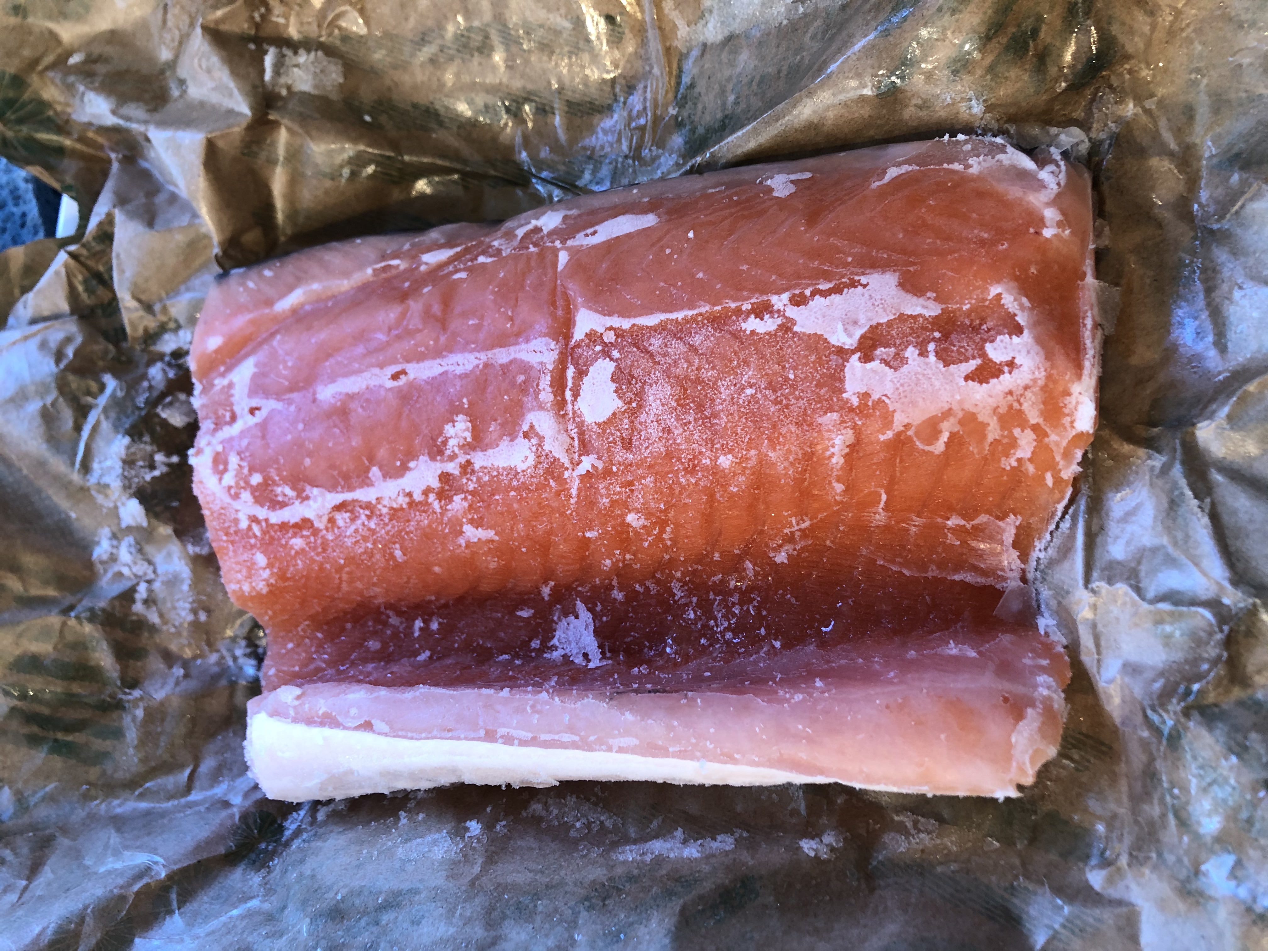 Filete congelado de salmón atlántico de cultivo, fotografiado en marzo de 2021. Archivo de uno de los grupos de pescado incluidos en el estudio.