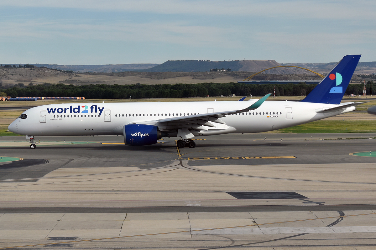 Archivo: Airbus A350-941 de World2Fly, matrícula EC-NOI, fotografiado en Madrid-Barajas el 4 de noviembre de 2022; no corresponde al vuelo inaugural en Rosario.