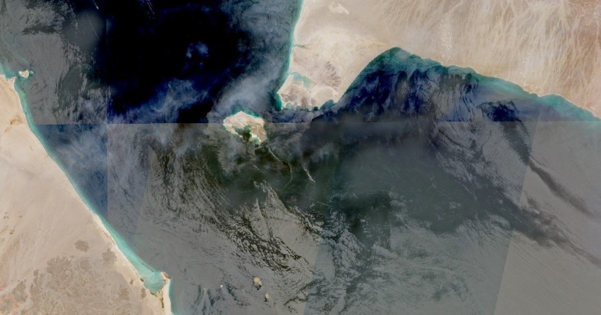 Imagen satelital real de archivo de Bab el Mandeb utilizada como contexto geográfico; no es una fotografía de la toma de Perim.