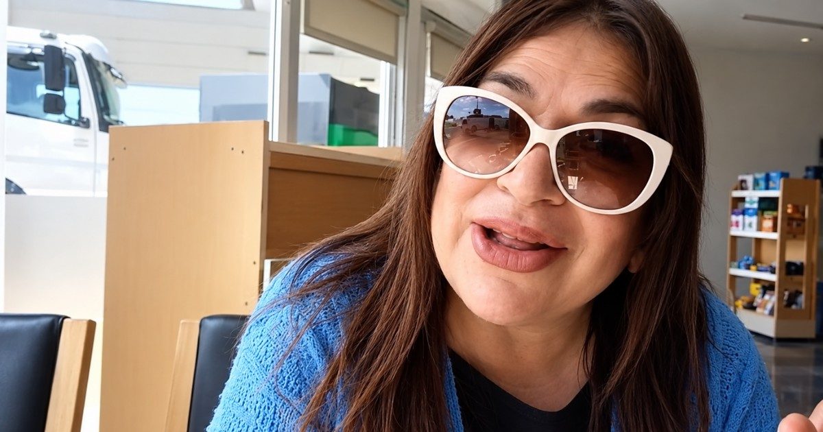 Claribel Medina durante la entrevista sobre su obra de teatro