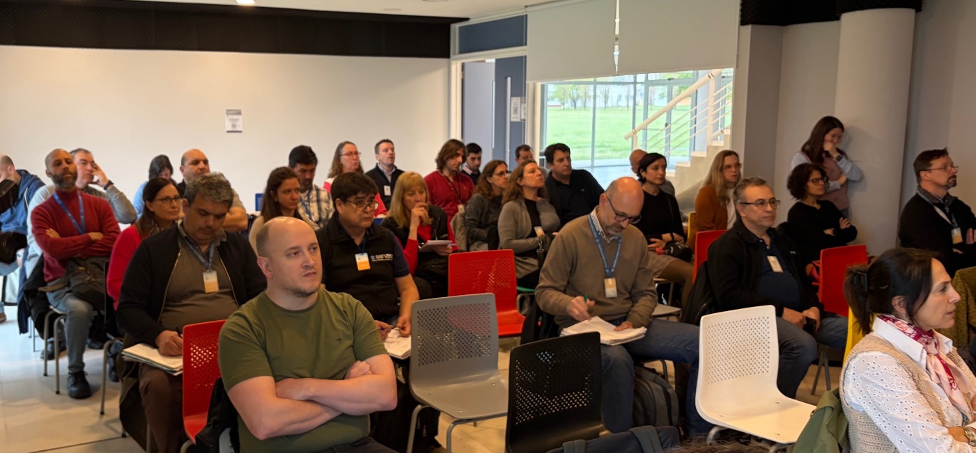 Participantes de la jornada técnica sobre irradiación y tratamiento fitosanitario en el Centro Atómico Ezeiza