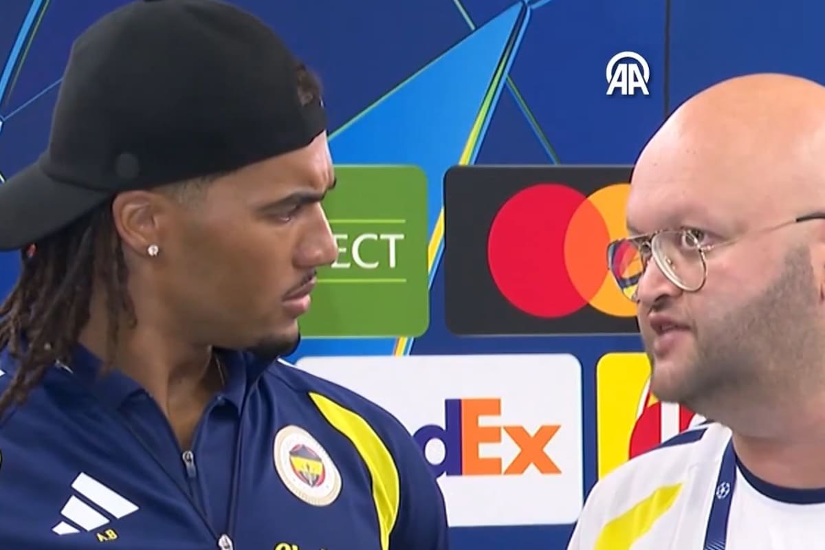 Archie Brown durante la entrevista en la que conoció la renuncia de su entrenador.