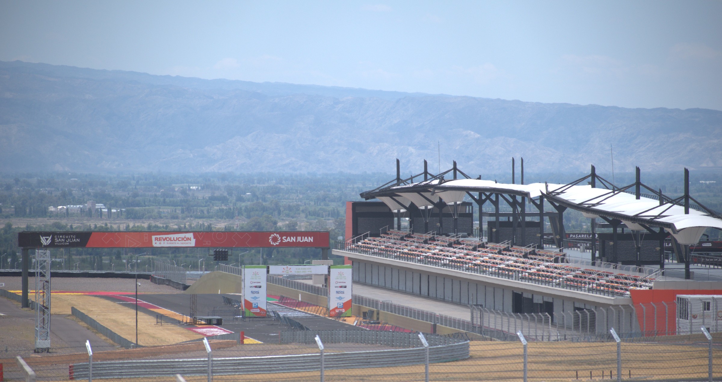 Boxes y recta del Circuito San Juan Villicum, Albardón. Fotografía de archivo tomada el 9 de enero de 2023; no registra la fecha de octubre de 2026.