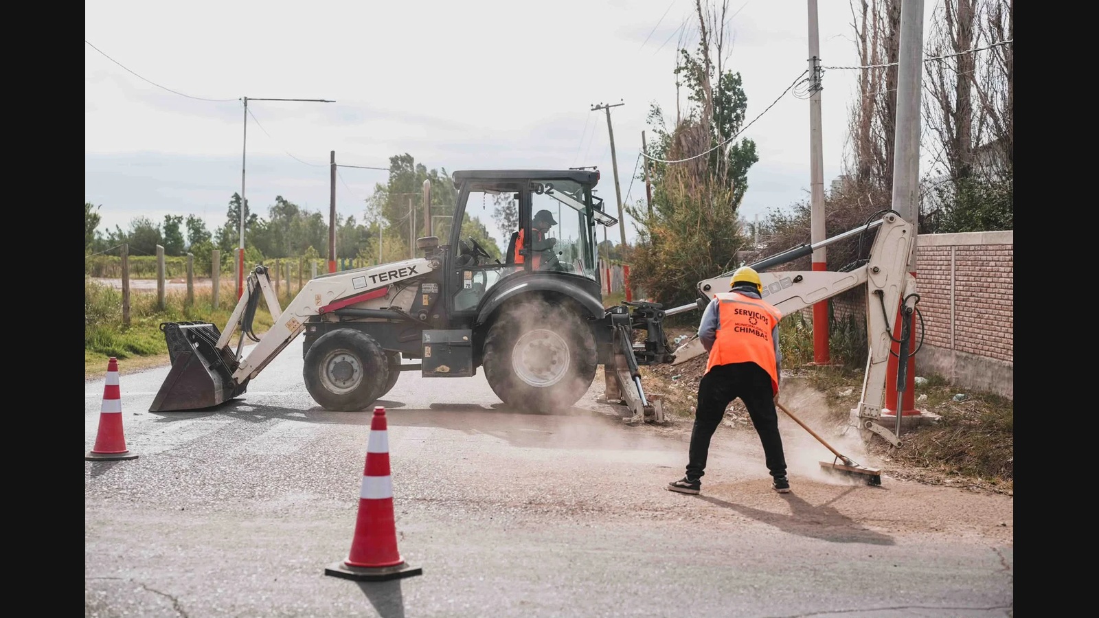 Trabajos de limpieza municipal en Chimbas, en la fotografía difundida por Informate San Juan con el cronograma del 26 al 30 de octubre. Fecha de toma y sector exacto no informados; no se presenta como ejecución de los operativos anunciados.