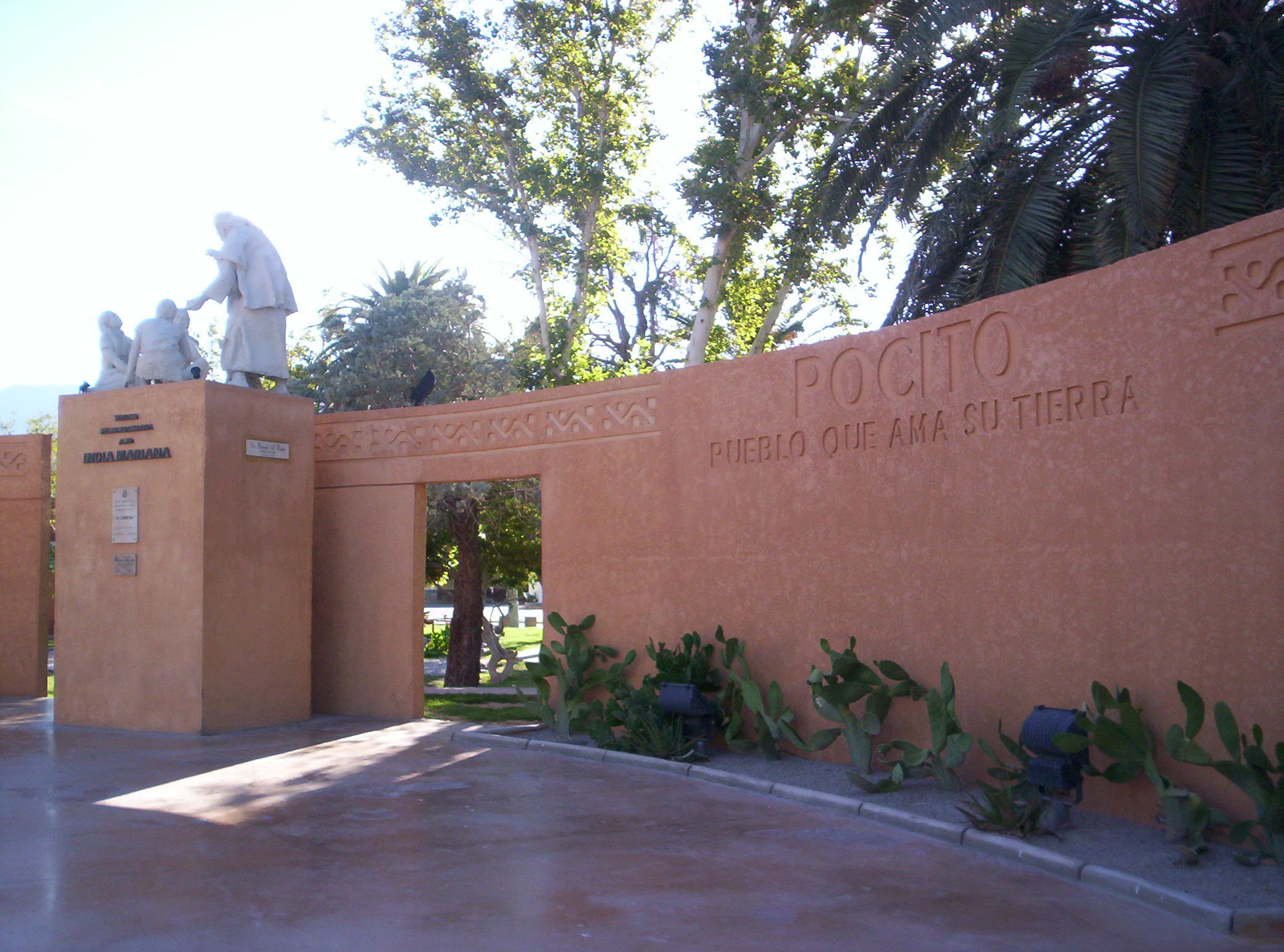 Sector de la Plaza Libertad de Villa Aberastain, Pocito, en una fotografía de archivo de 2008. Imagen de contexto de los espacios públicos del departamento; no muestra las obras de 2026.