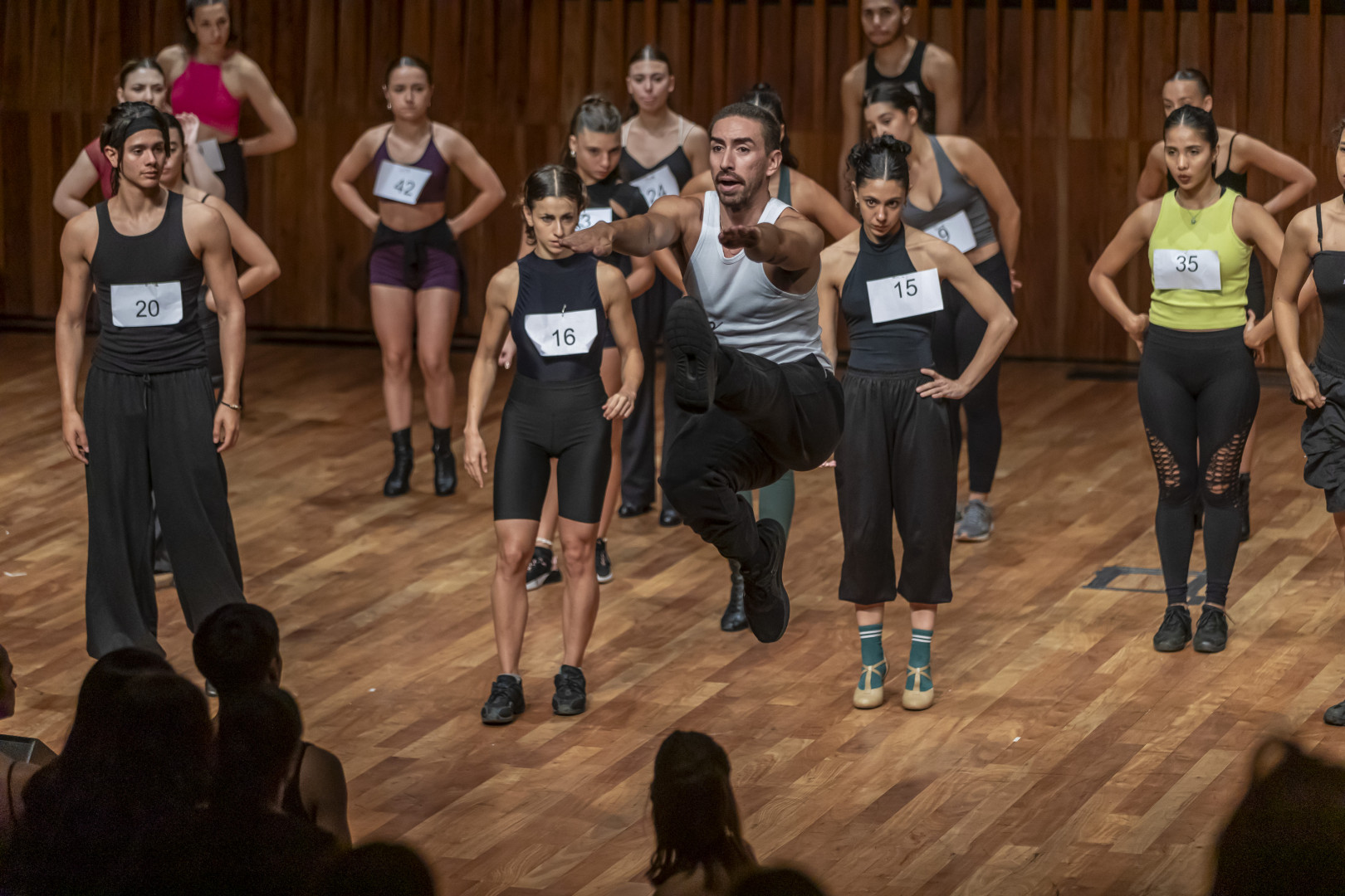 Bailarines durante una audición de la Máquina Argentina de Danza; fotografía de archivo incluida por Cultura en la convocatoria de octubre.