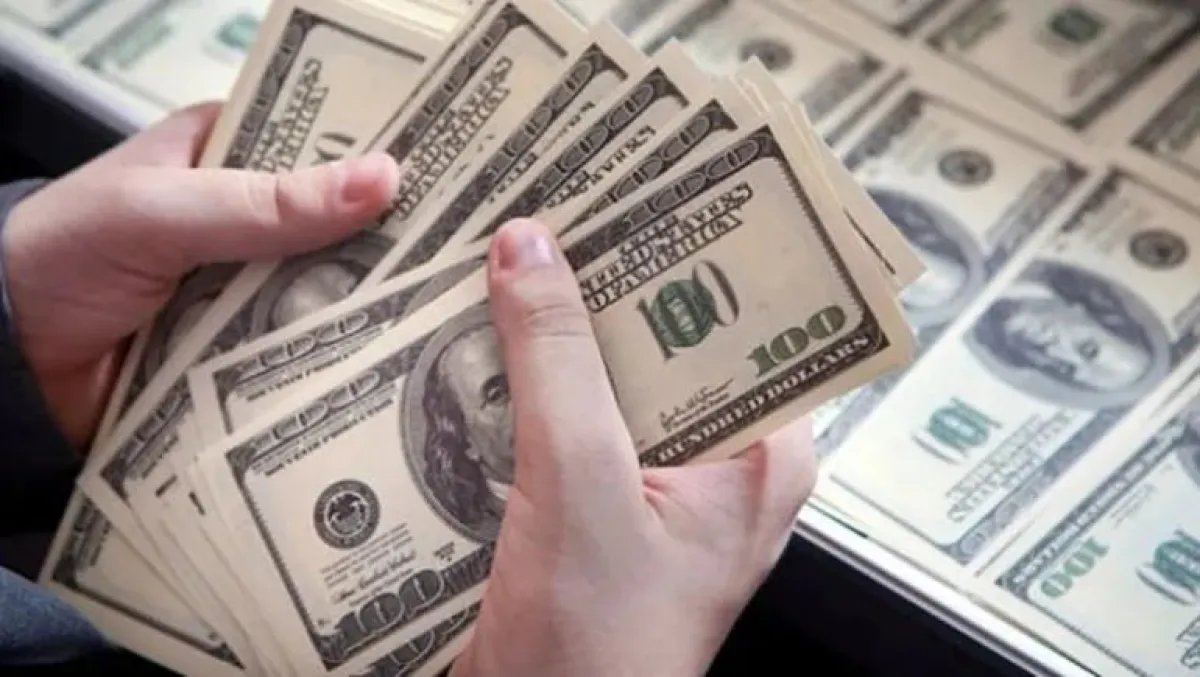 Billetes estadounidenses; imagen ilustrativa del mercado cambiario.