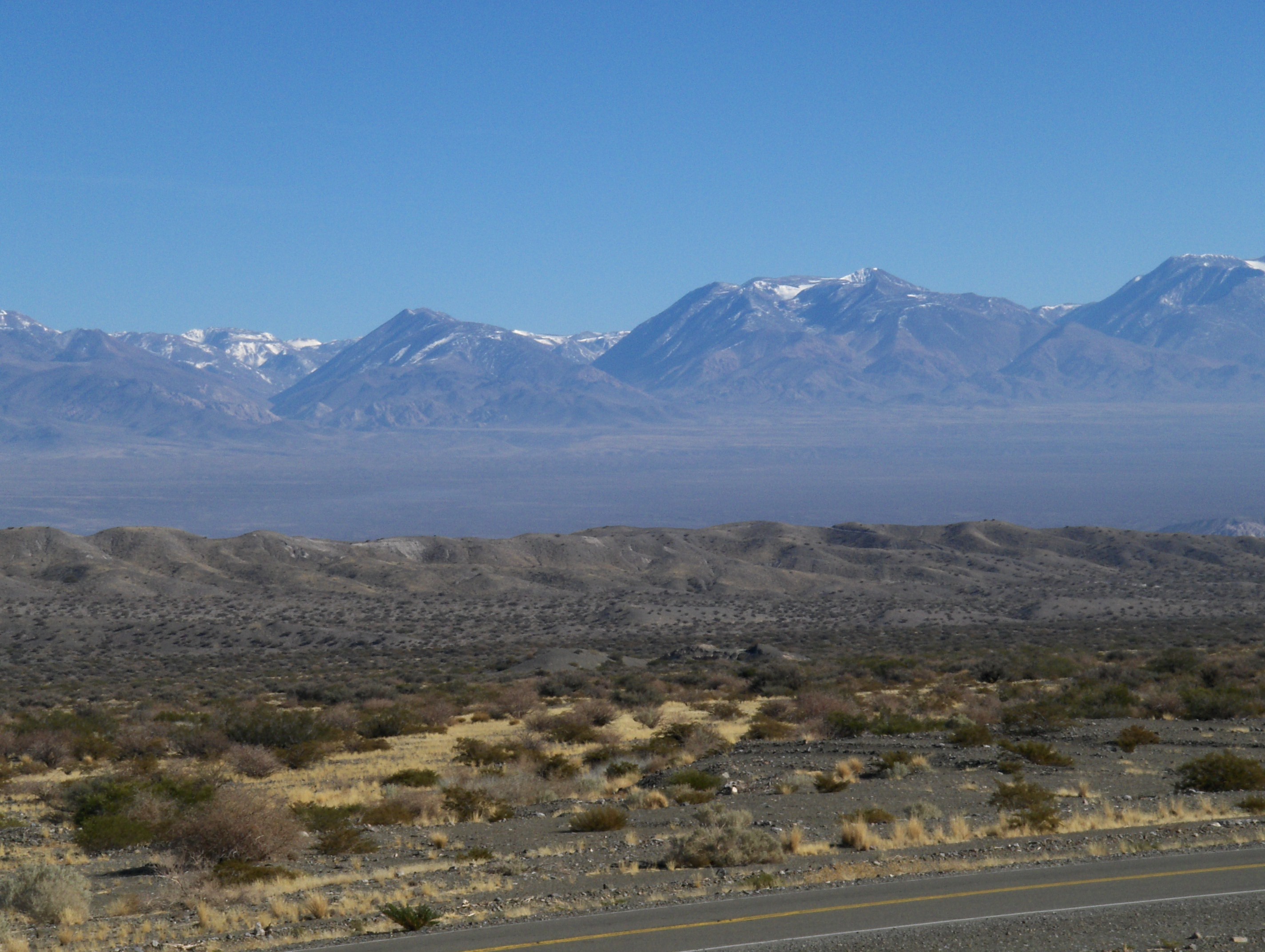 Cordillera de Olivares, San Juan, vista desde Iglesia en julio de 2009. Archivo geográfico; no muestra el proyecto San Francisco ni trabajos actuales.