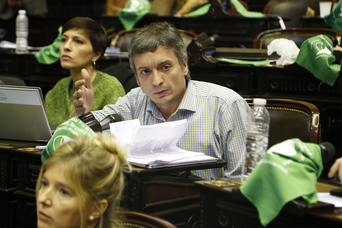 Máximo Kirchner interviene desde su banca en la Cámara de Diputados, en una fotografía del 13 de junio de 2018.