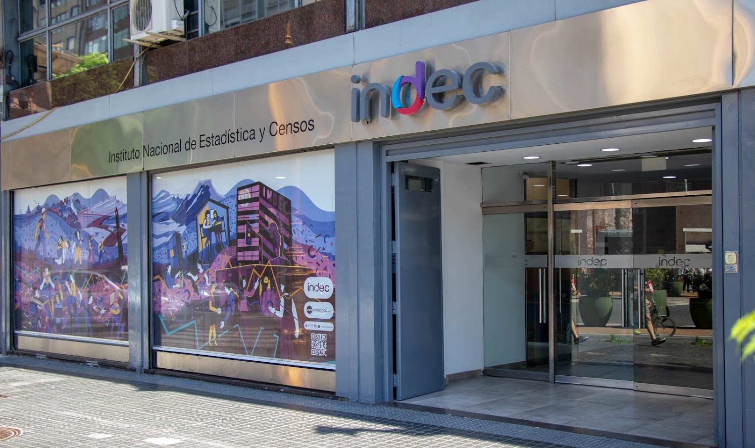 Fotografía de archivo del acceso a la sede del INDEC en Buenos Aires, tomada el 21 de febrero de 2019. No corresponde al día de difusión del informe.