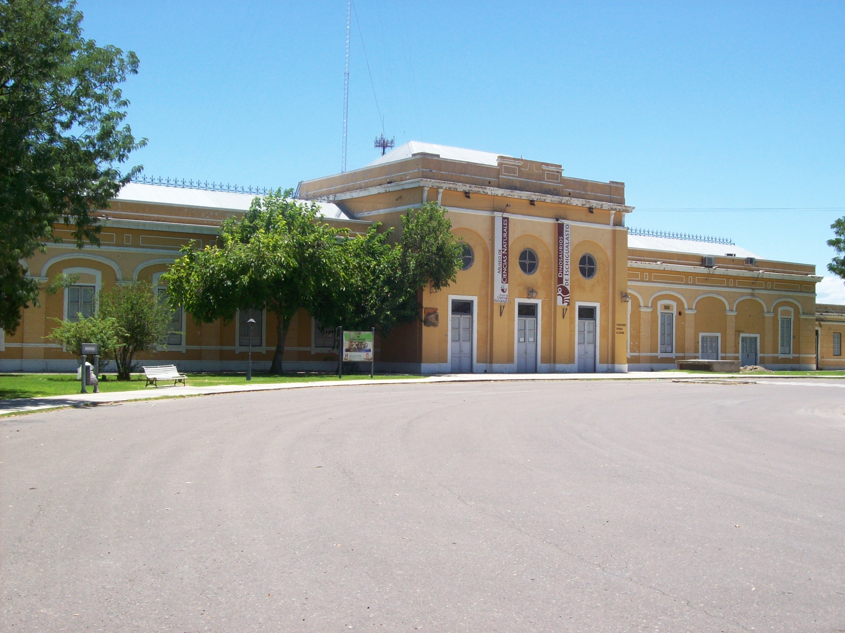 Museo de Ciencias Naturales de San Juan en la antigua estación del Ferrocarril Belgrano. Archivo del 3 de enero de 2009: no muestra el nuevo edificio del MUPA ni el laboratorio presentado en 2026.