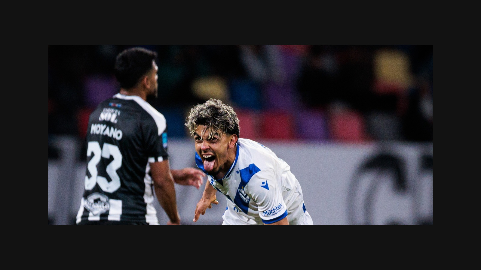 Ronaldo Martínez celebra ante Central Córdoba en Santiago del Estero, en la goleada de Vélez del 25 de octubre de 2026; imagen publicada por el club.