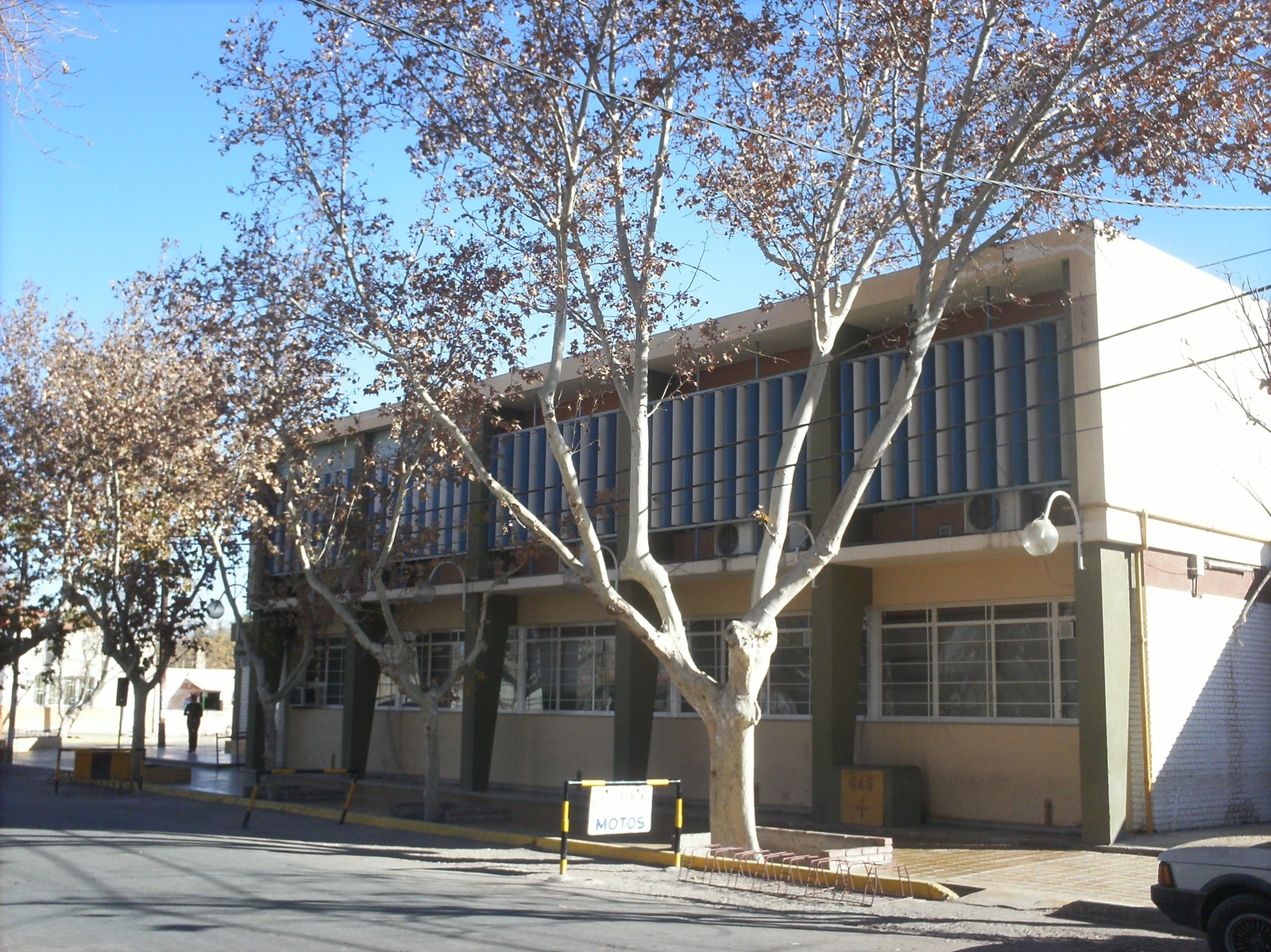 Edificio de la Municipalidad de Chimbas, en Villa Paula Albarracín de Sarmiento. Fotografía de archivo de 2011; no registra el anuncio de octubre de 2026.