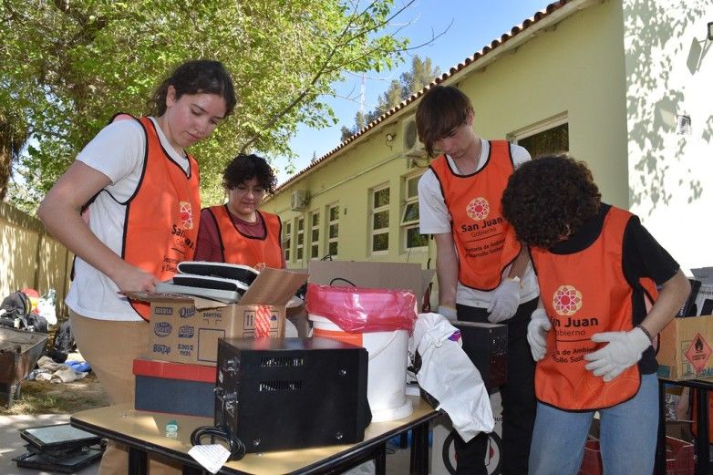 El Colegio Central recibirá aparatos electrónicos en desuso el 3 de octubre