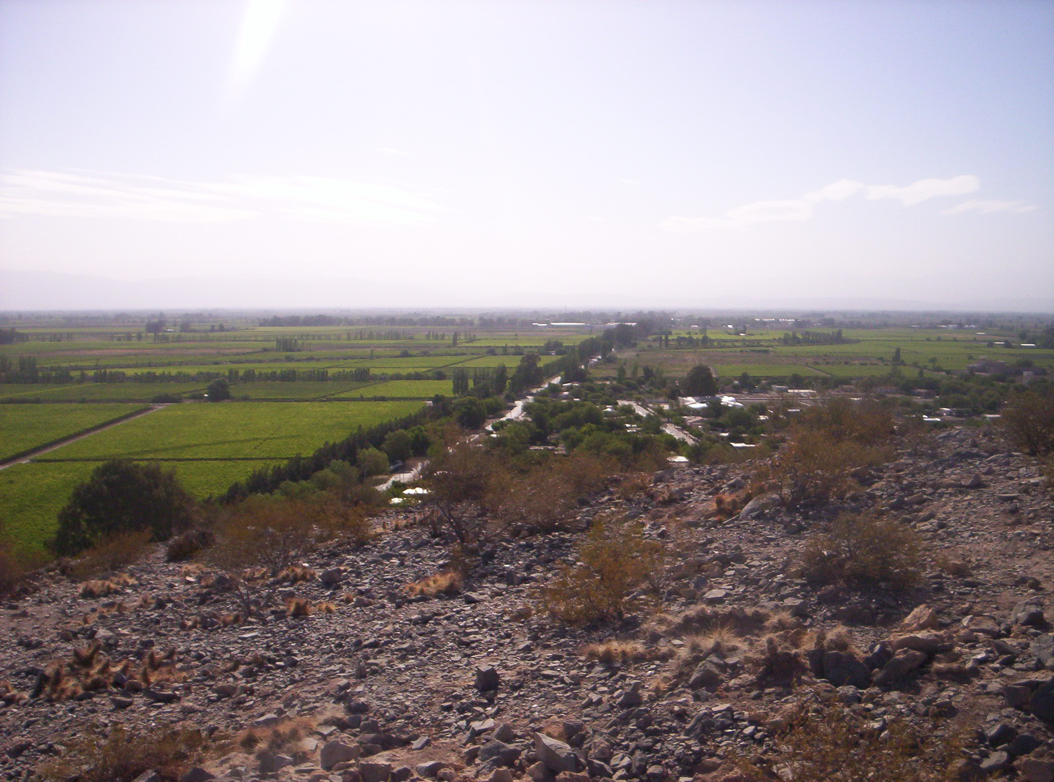 Paisaje de archivo de Villa Dominguito, en San Martín, visto desde la Sierra de Pie de Palo. No muestra la caminata anunciada para el 25 de octubre.